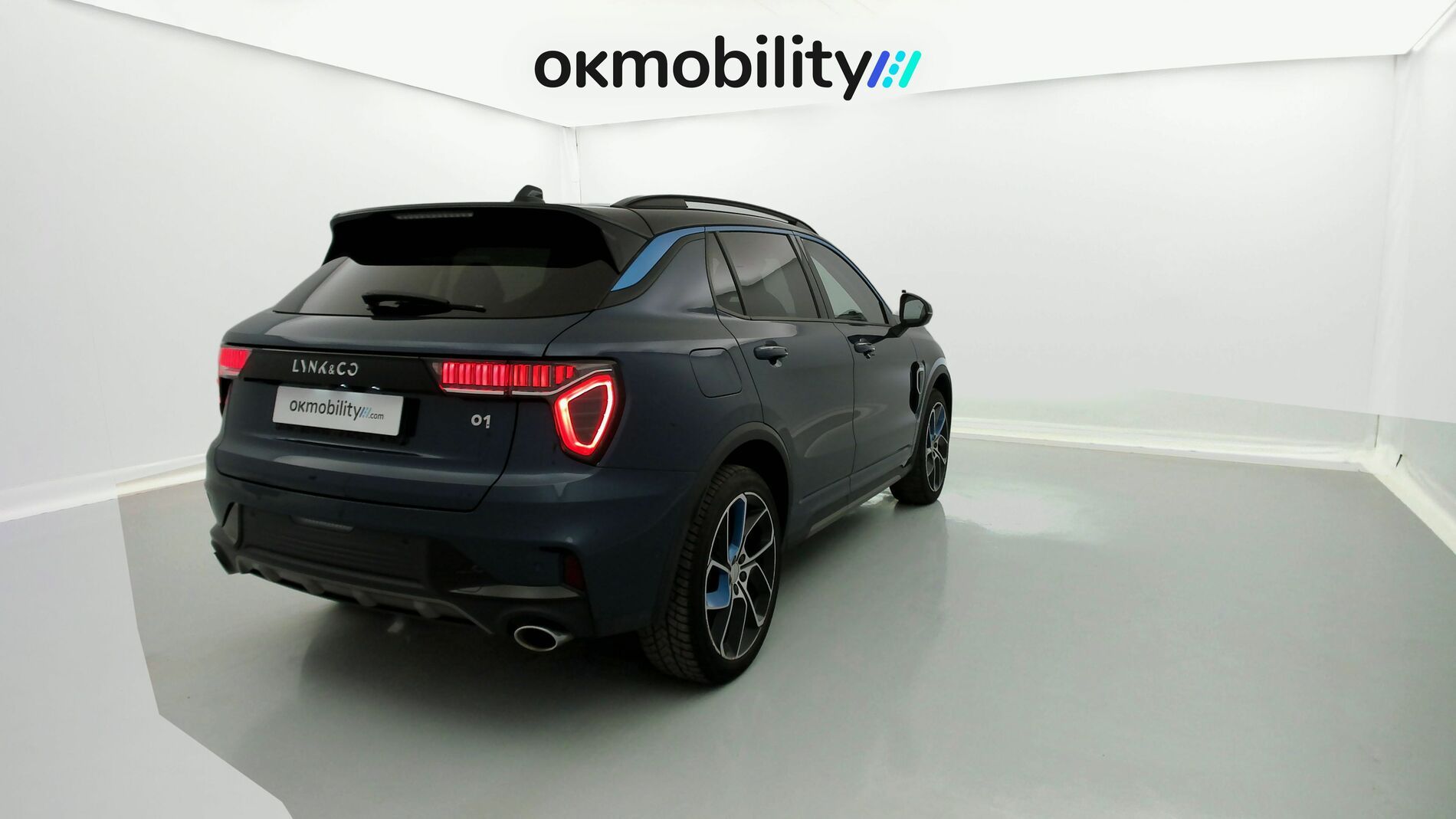 lynk&co 1 nv 1.5 PHEV 261 2022 blue 11