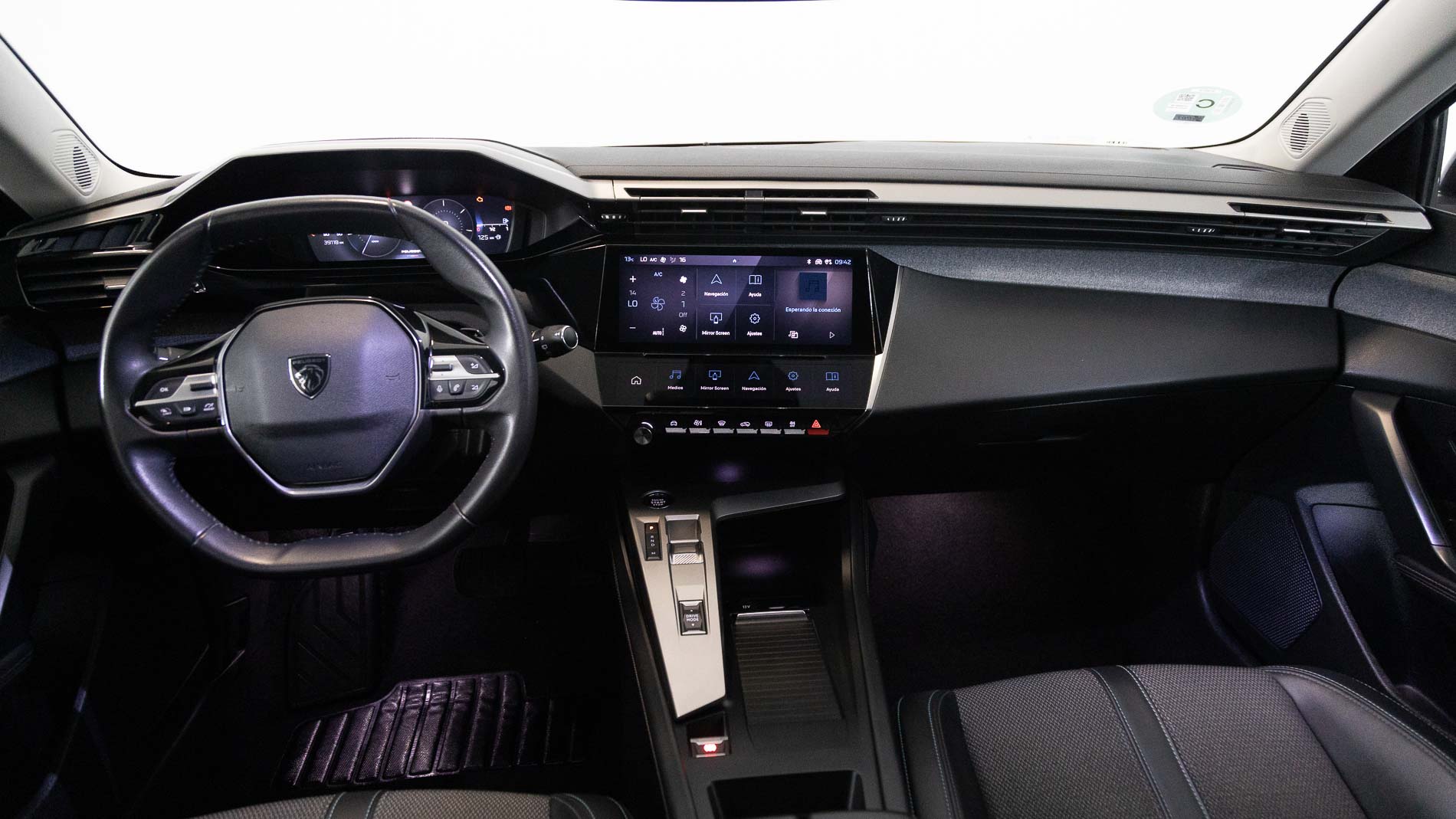 peugeot 308 allure 1.2 PURETECH 130 EAT 2023 blanco nacarado 16