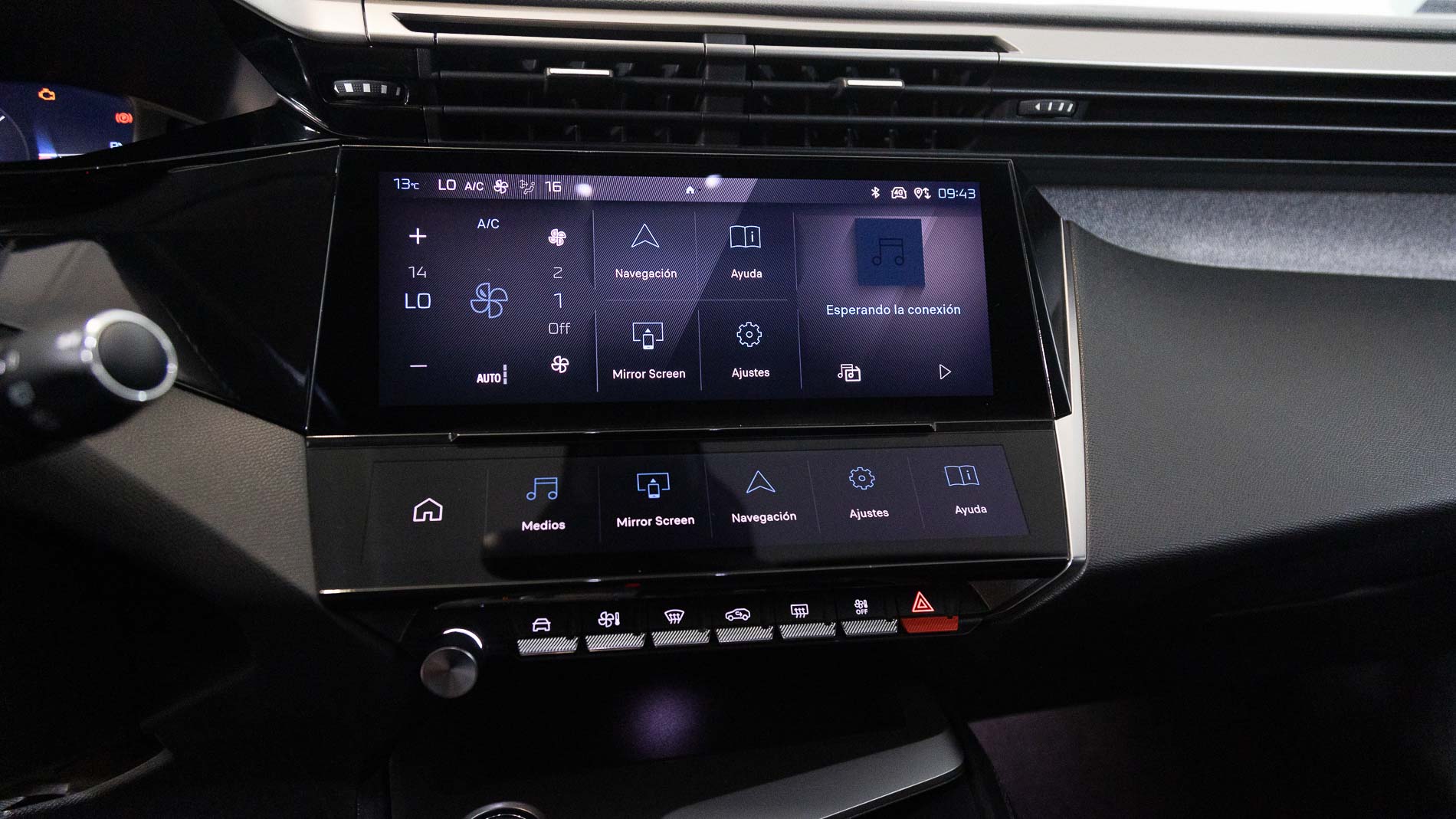 peugeot 308 allure 1.2 PURETECH 130 EAT 2023 blanco nacarado 18