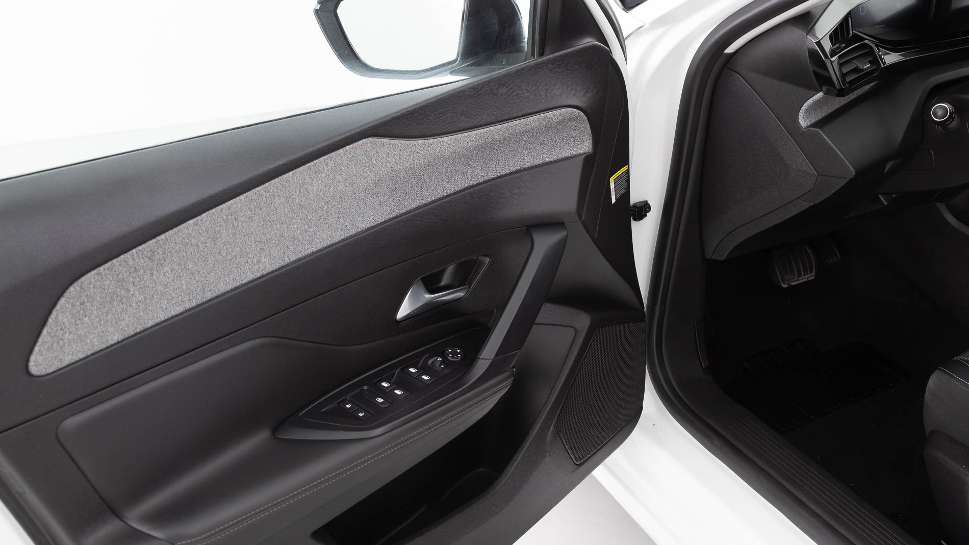 peugeot 308 allure 1.2 PURETECH 130 EAT 2023 blanco nacarado 22