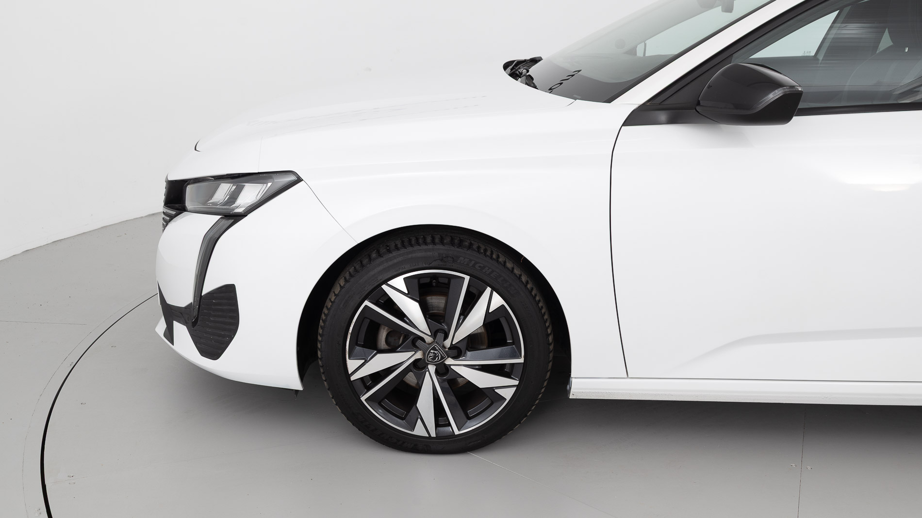 peugeot 308 allure 1.2 PURETECH 130 EAT 2023 blanco nacarado 24