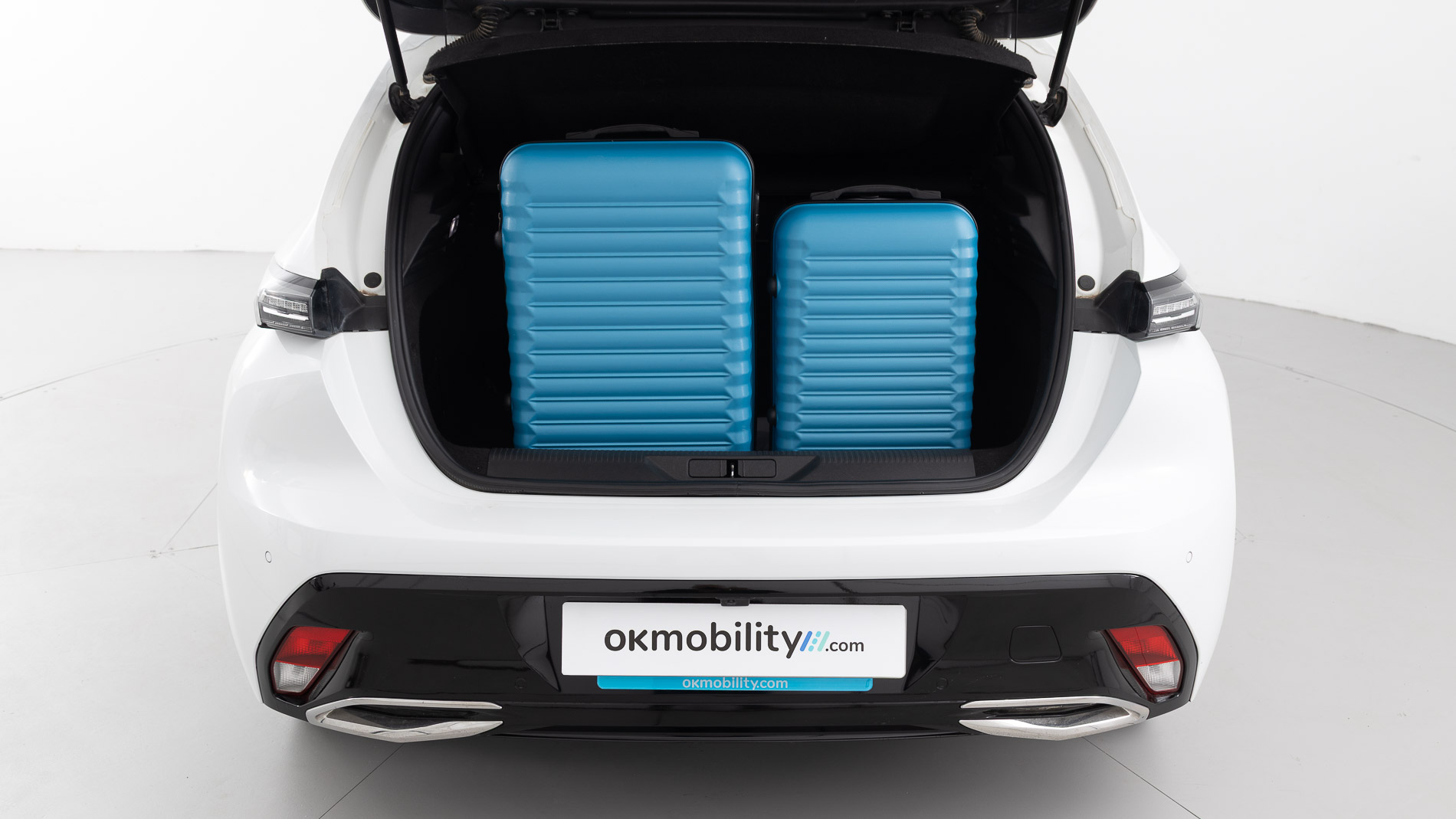 peugeot 308 allure 1.2 PURETECH 130 EAT 2023 blanco nacarado 31