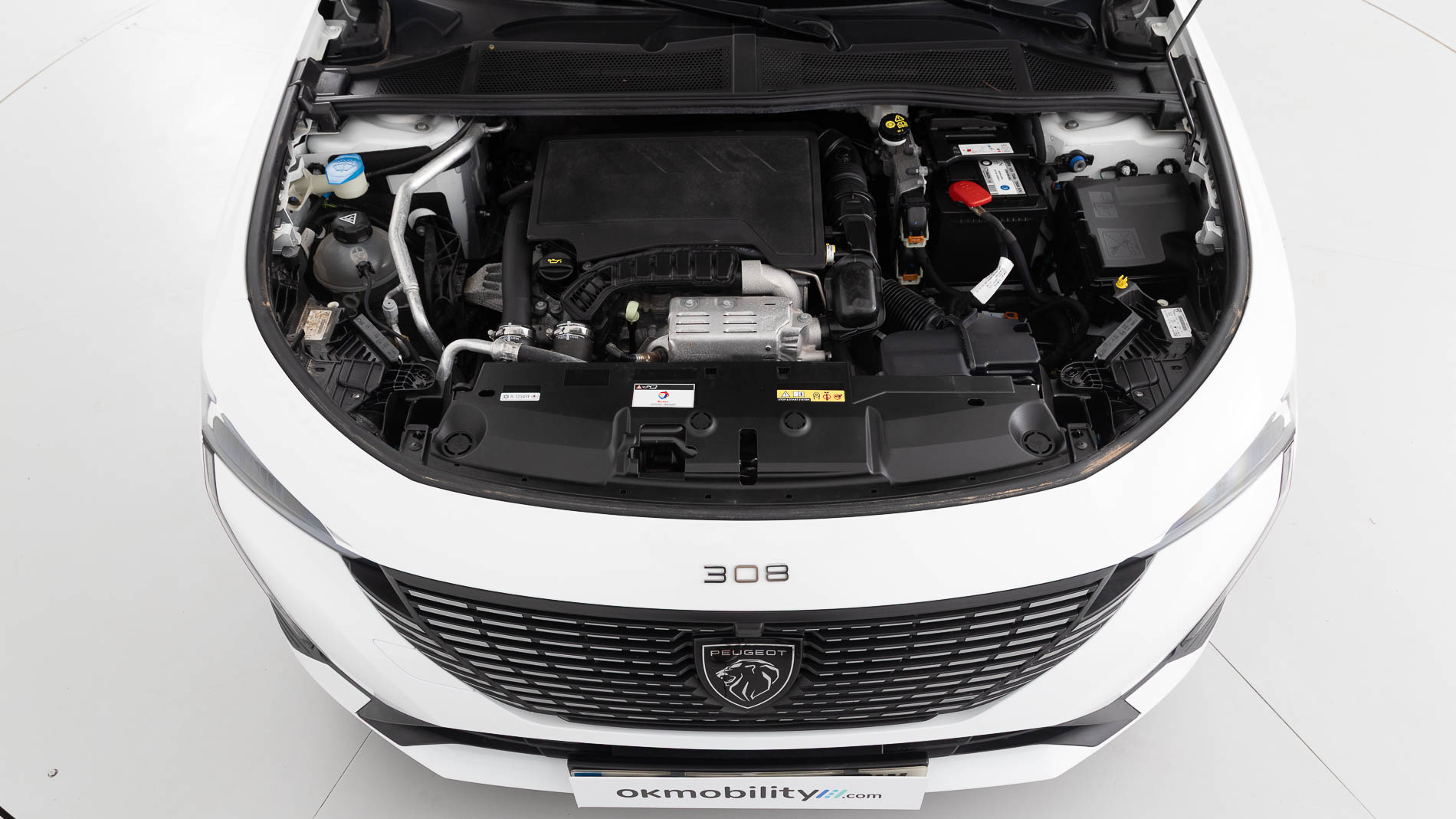 peugeot 308 allure 1.2 PURETECH 130 EAT 2023 blanco nacarado 32