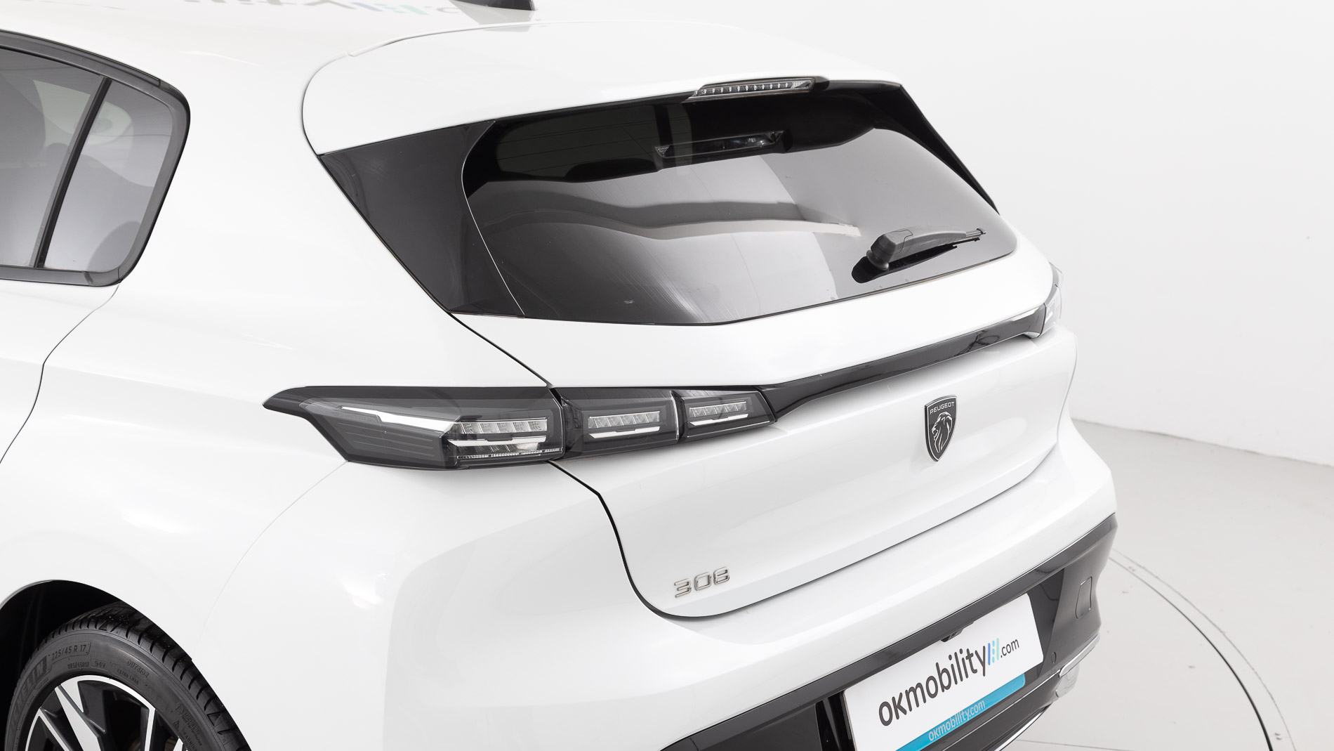 peugeot 308 allure 1.2 PURETECH 130 EAT 2023 blanco nacarado 35