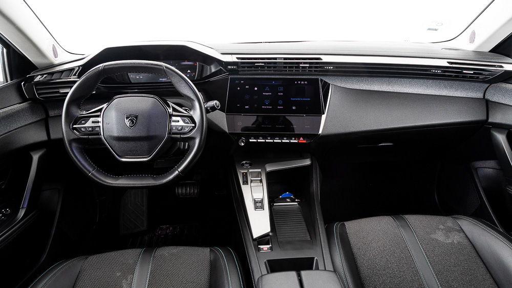 peugeot 308 allure 1.2 PURETECH 130 EAT 2023 negro perla nera 16