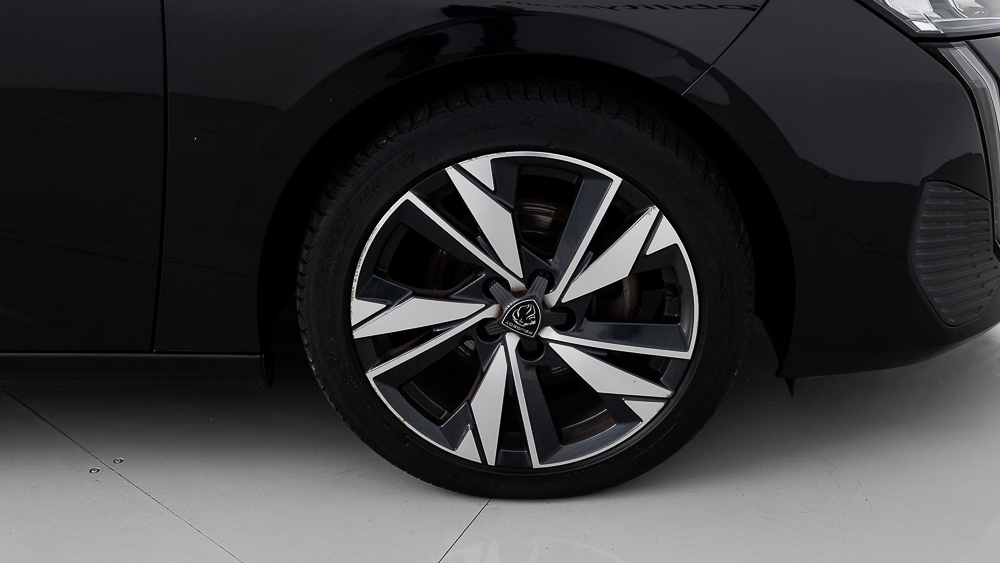 peugeot 308 allure 1.2 PURETECH 130 EAT 2023 negro perla nera 27