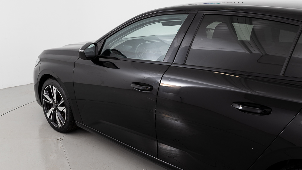 peugeot 308 allure 1.2 PURETECH 130 EAT 2023 negro perla nera 33