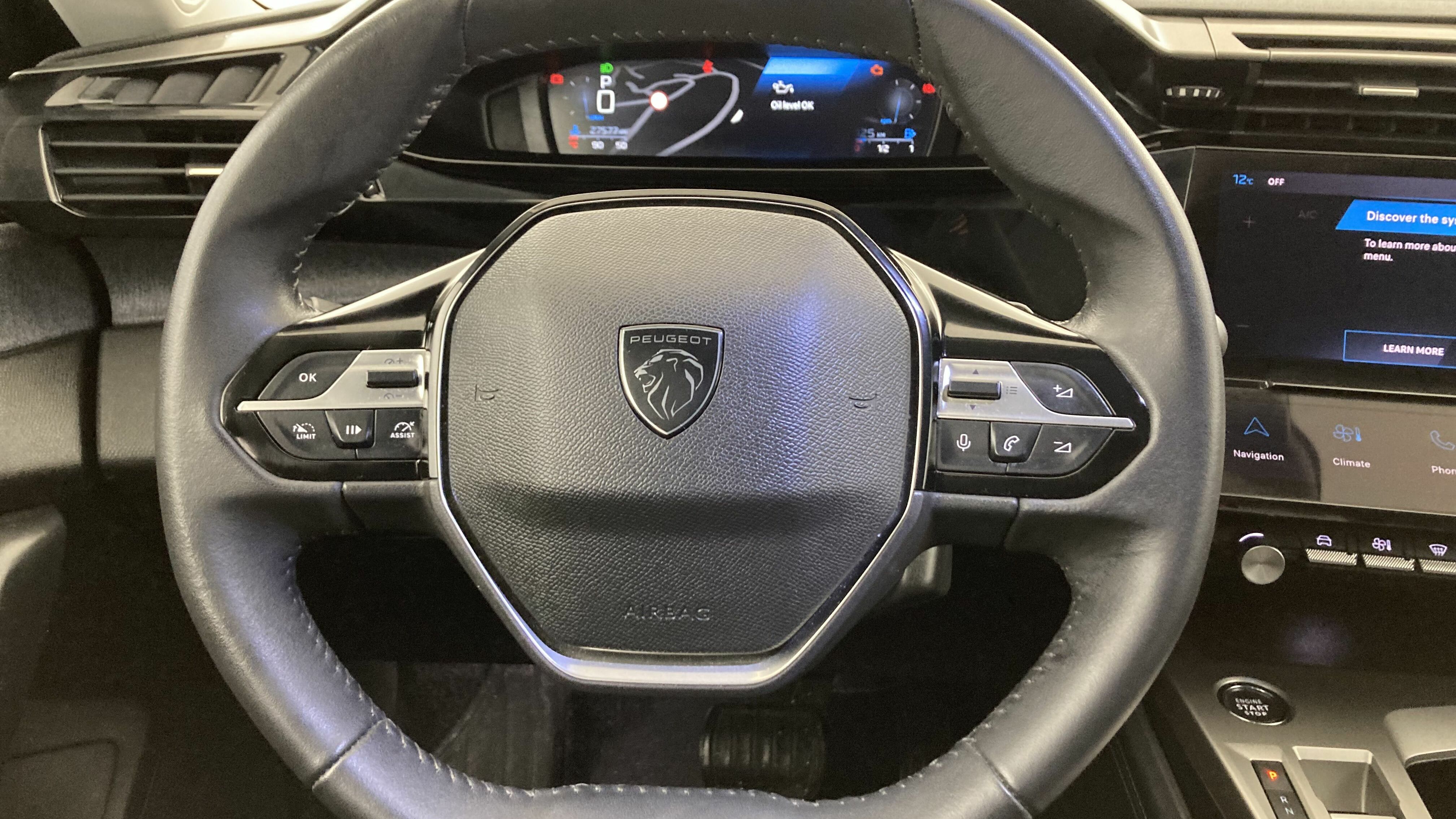 peugeot 308 allure 1.2 PURETECH 130 EAT 2023 negro perla nera 14