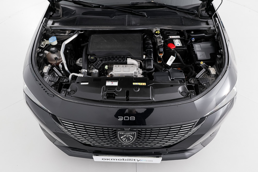peugeot 308 allure 1.2 PURETECH 130 EAT 2023 negro perla nera 31