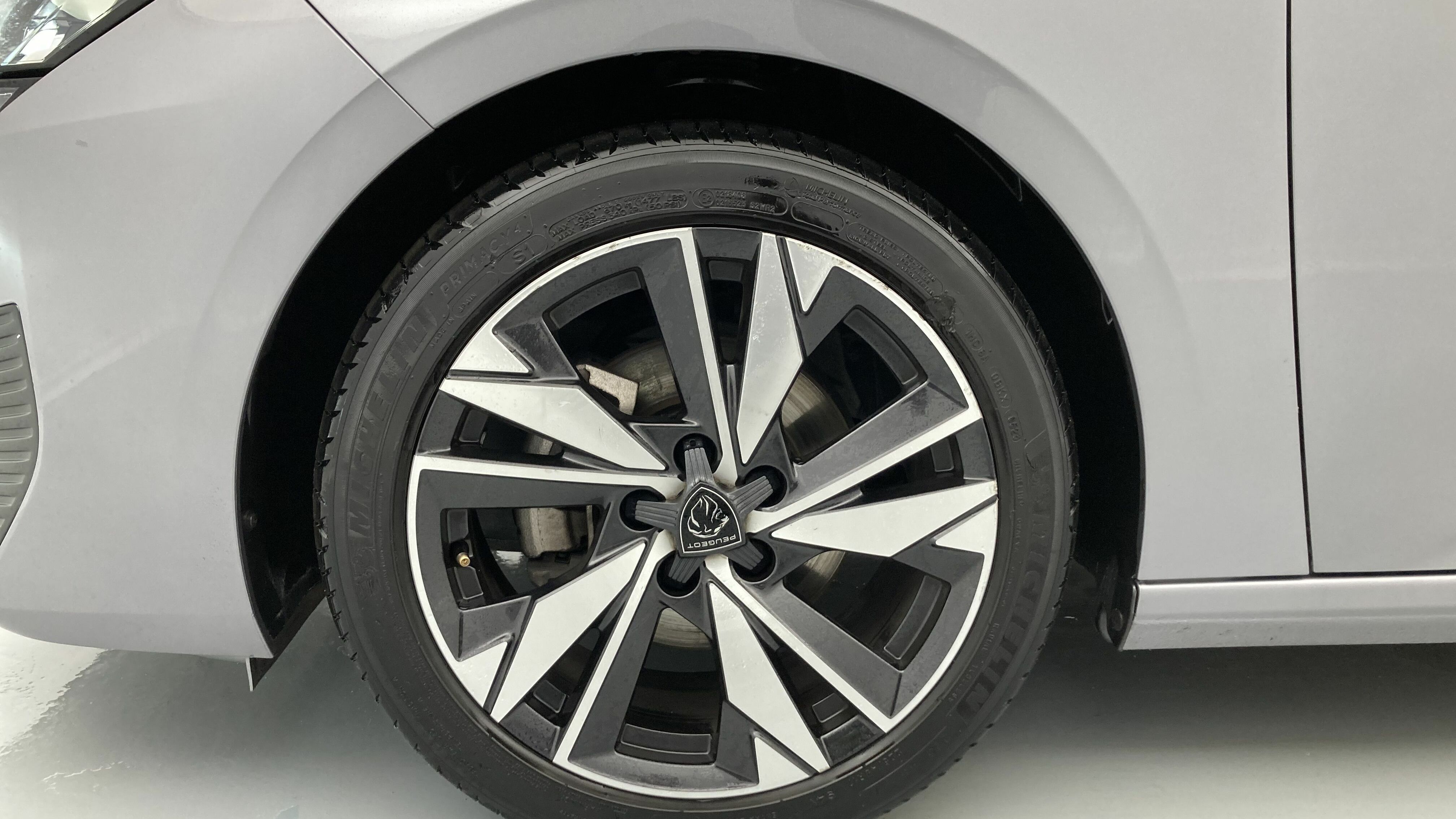 peugeot 308 allure 1.2 PURETECH 130 EAT 2023 gris artense 21