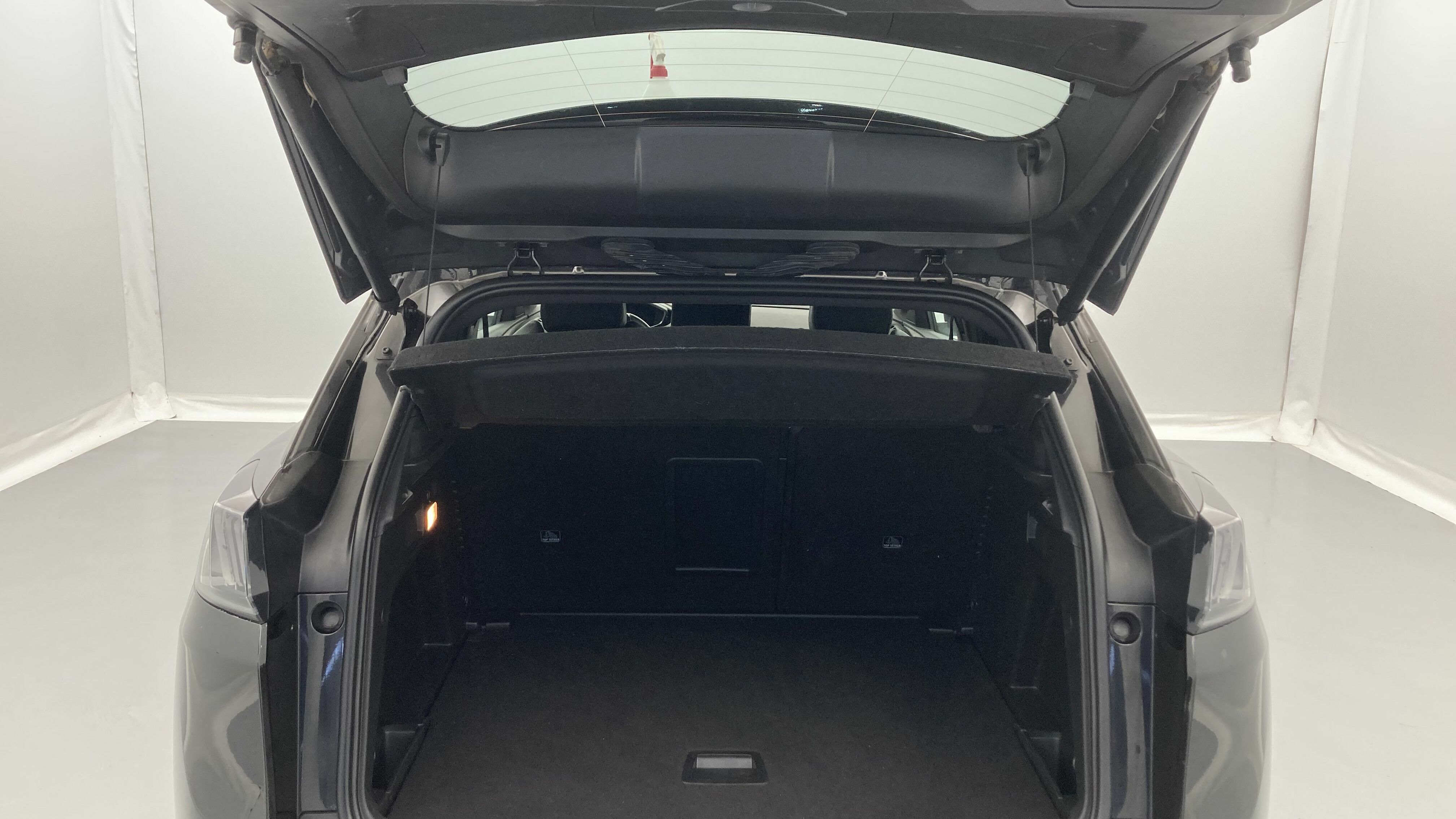 peugeot 3008 gt 1.2 PURETECH 130 EAT 2023 negro perla 18