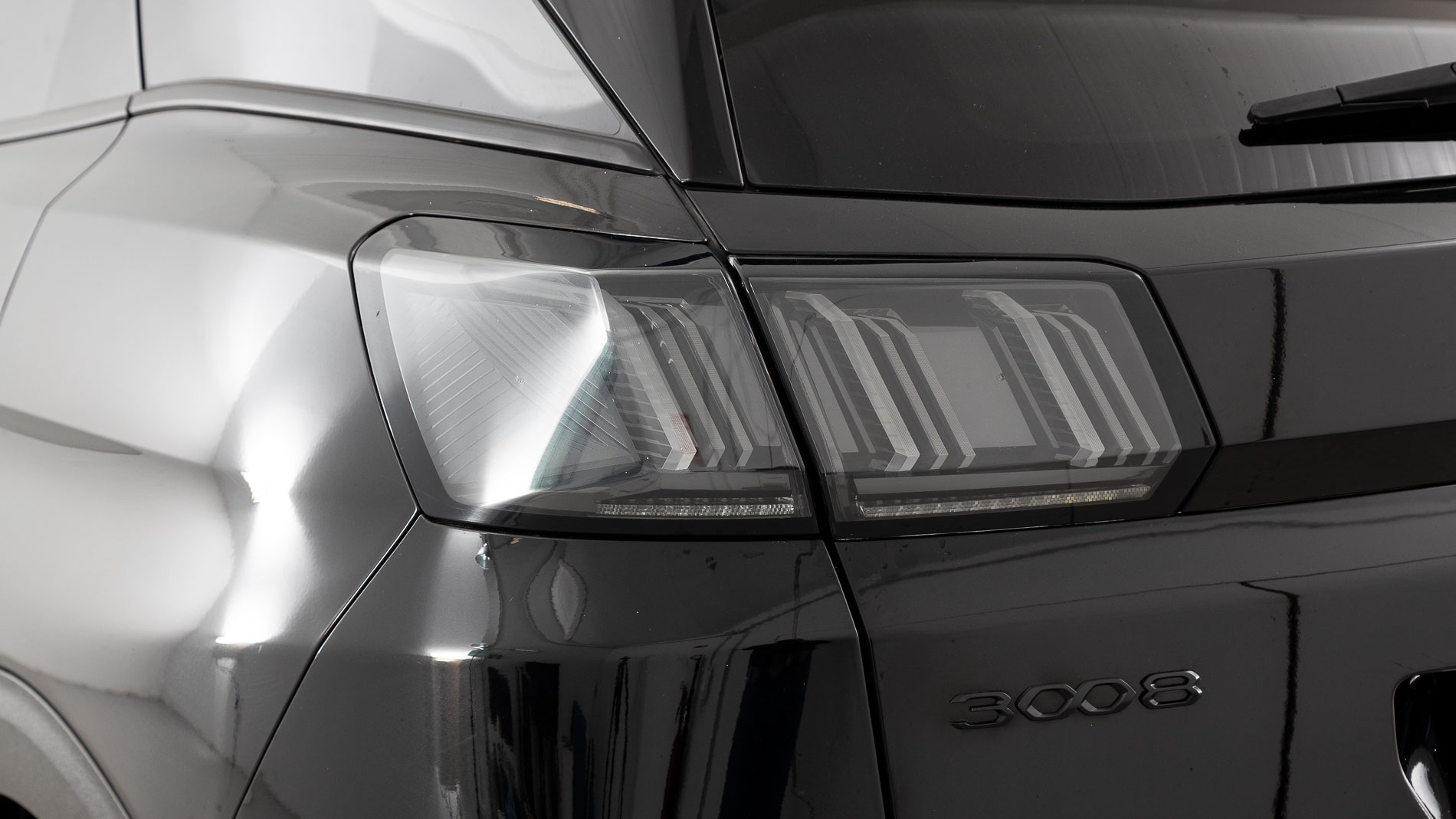 peugeot 3008 gt 1.2 PURETECH 130 EAT 2023 negro perla 32