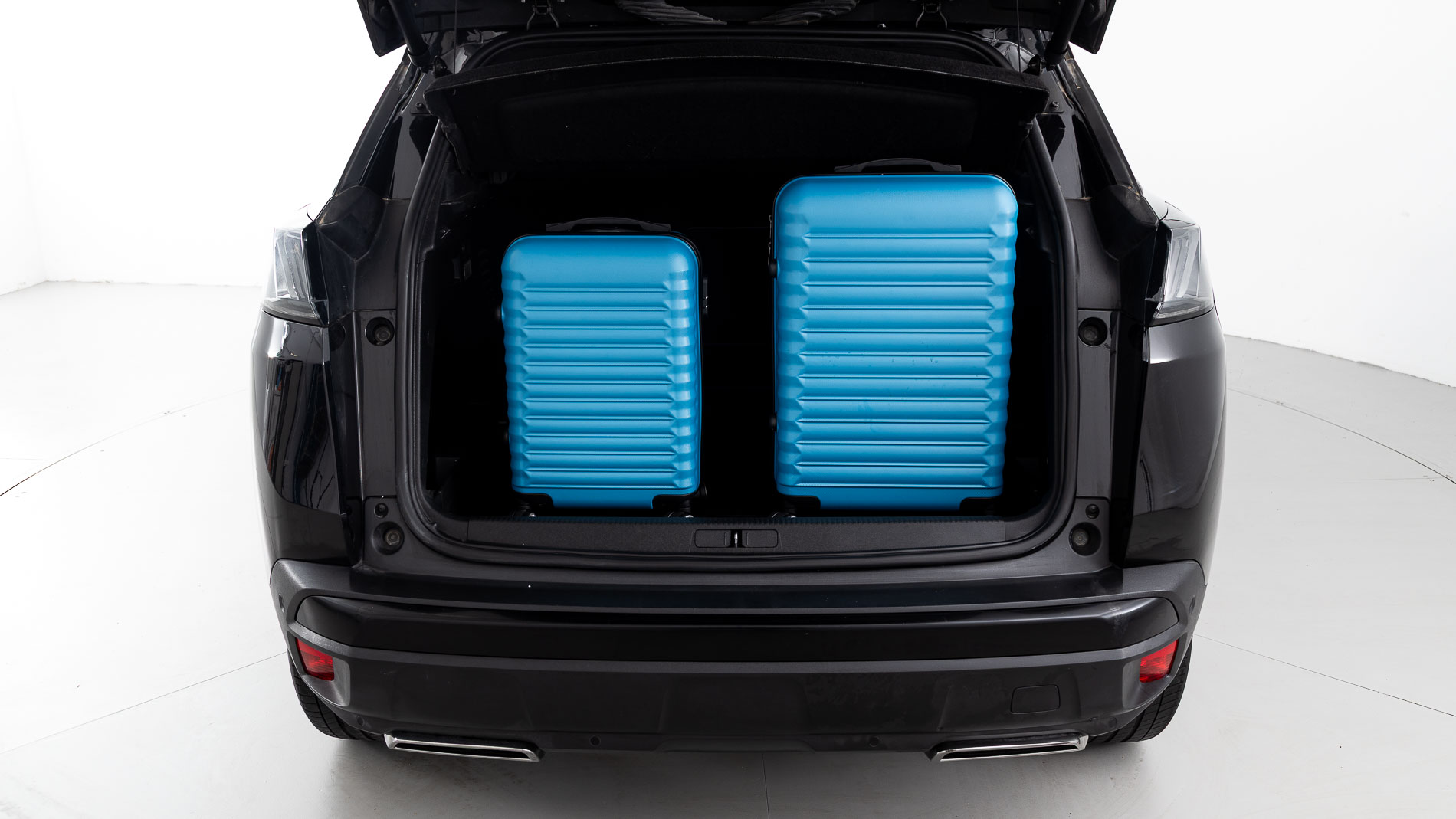 peugeot 3008 gt 1.2 PURETECH 130 EAT 2023 negro perla 33