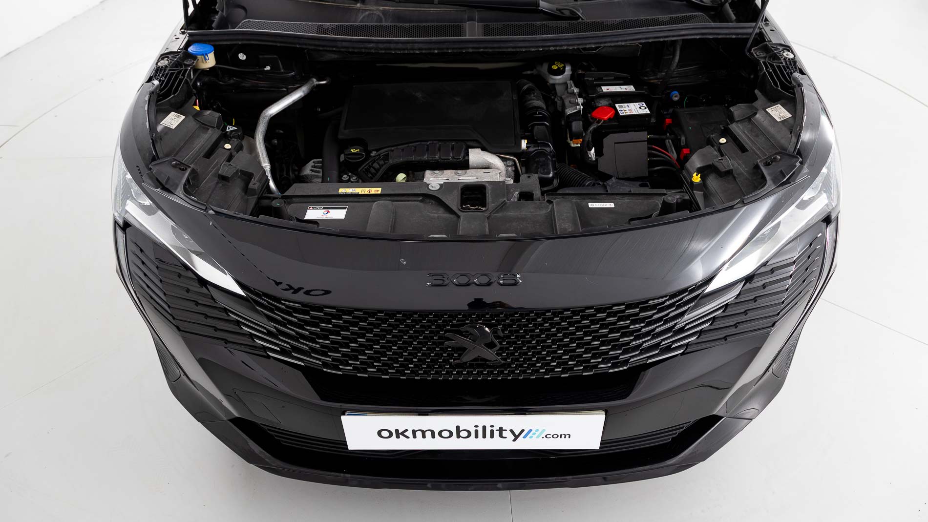 peugeot 3008 gt 1.2 PURETECH 130 EAT 2023 negro perla 35