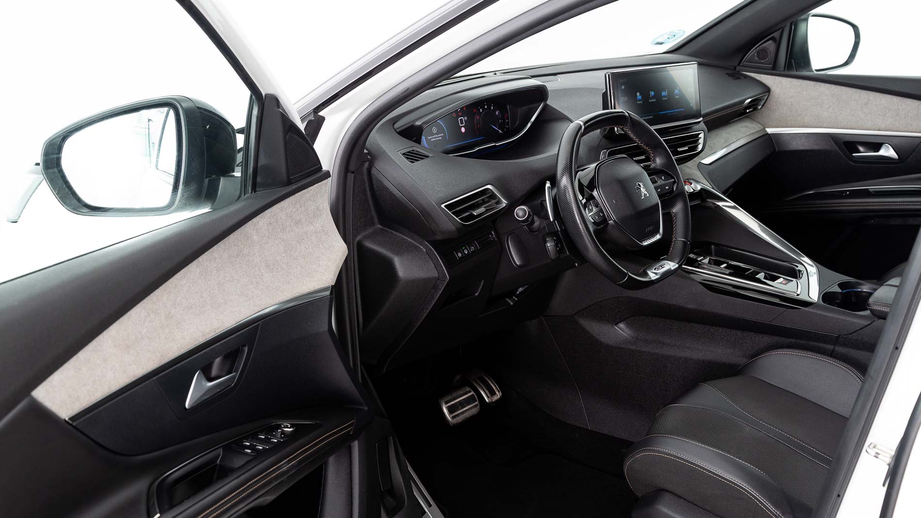 peugeot 3008 gt 1.2 PURETECH 130 EAT 2023 blanco nacarado 14