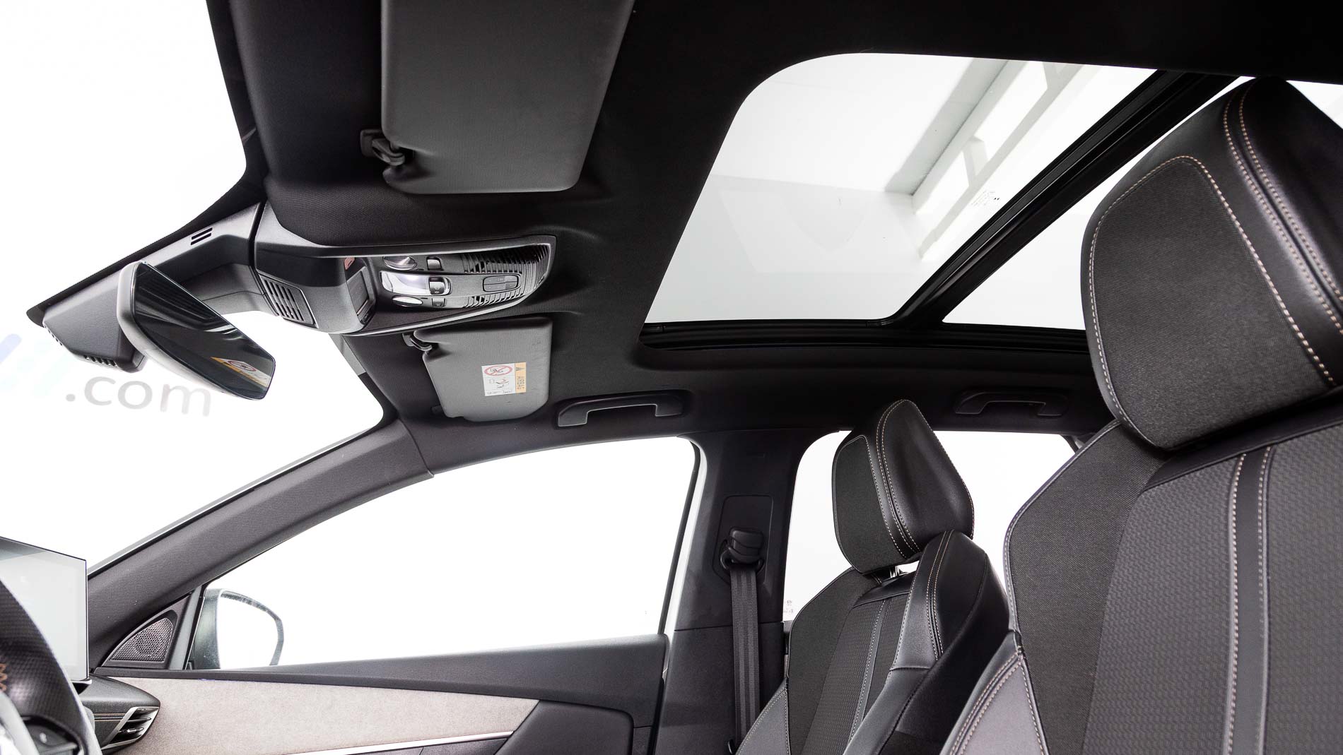 peugeot 3008 gt 1.2 PURETECH 130 EAT 2023 blanco nacarado 21