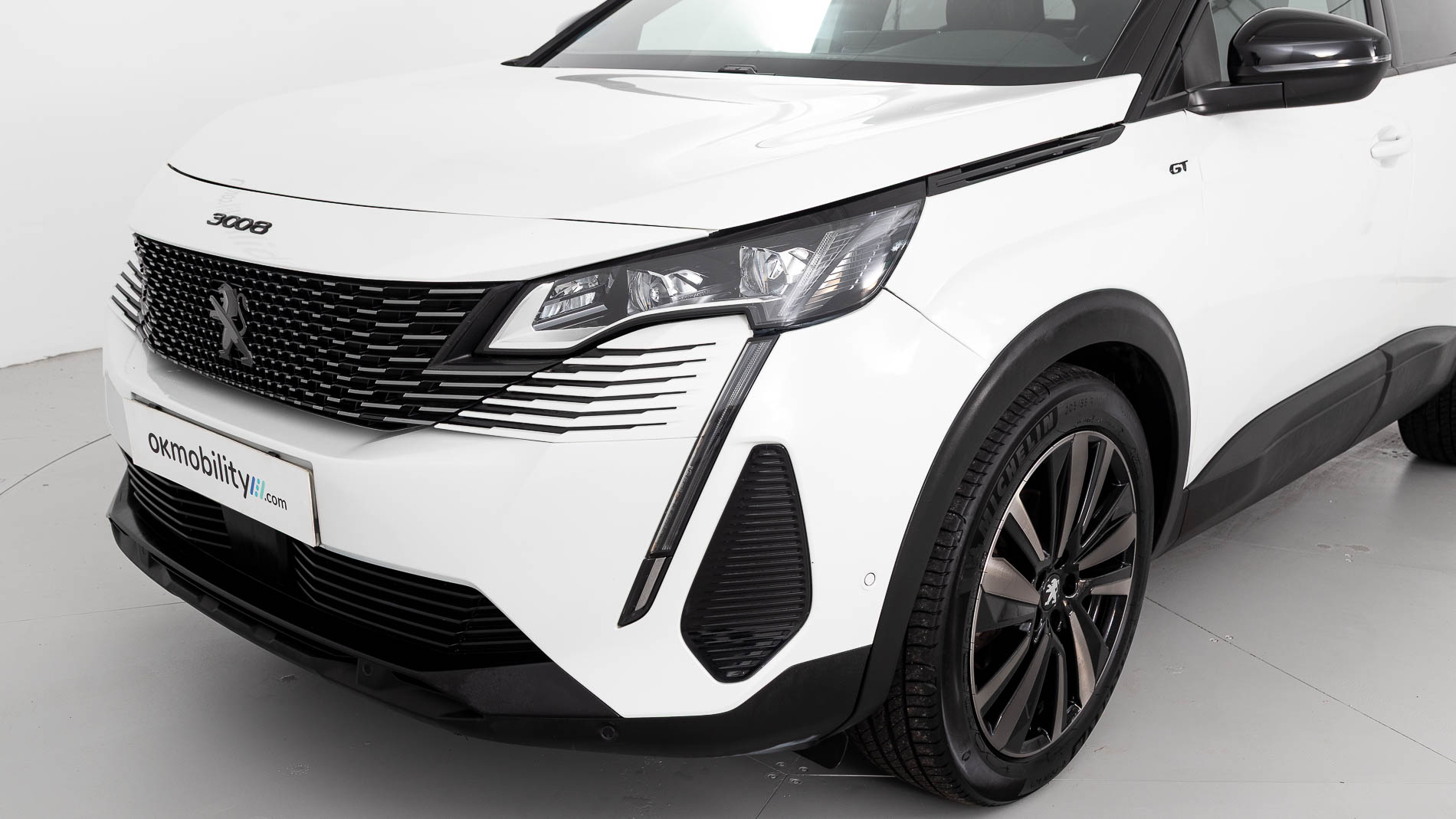 peugeot 3008 gt 1.2 PURETECH 130 EAT 2023 blanco nacarado 28