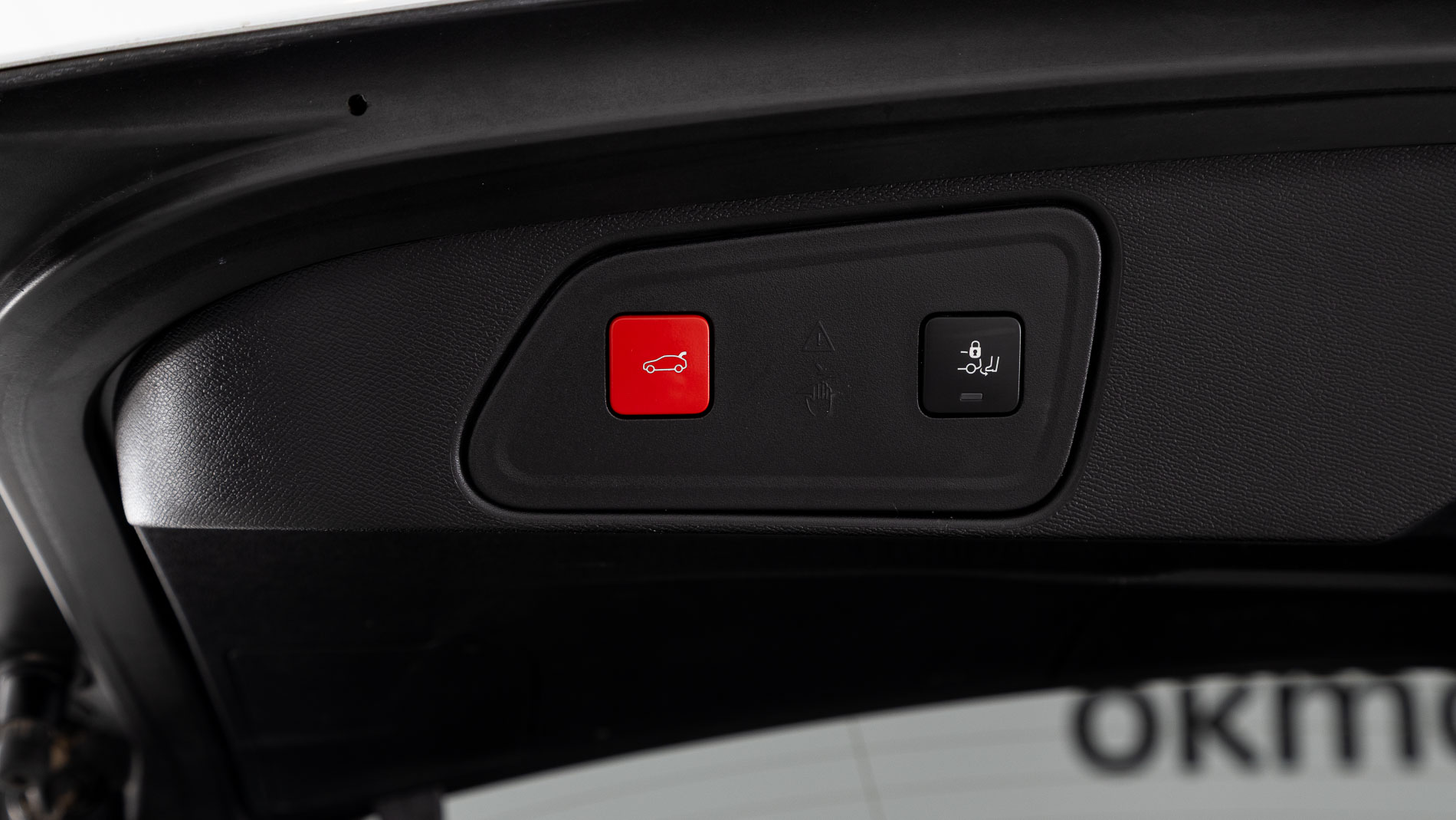 peugeot 3008 gt 1.2 PURETECH 130 EAT 2023 blanco nacarado 31