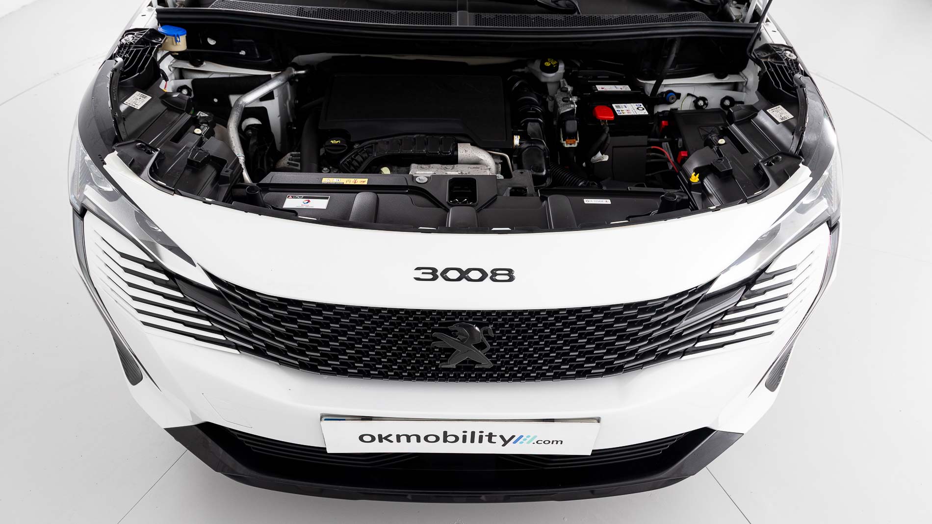 peugeot 3008 gt 1.2 PURETECH 130 EAT 2023 blanco nacarado 33