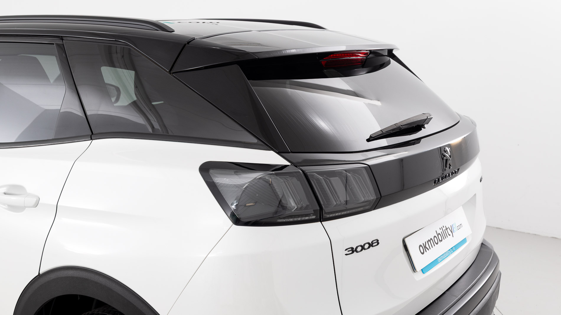 peugeot 3008 gt 1.2 PURETECH 130 EAT 2023 blanco nacarado 36