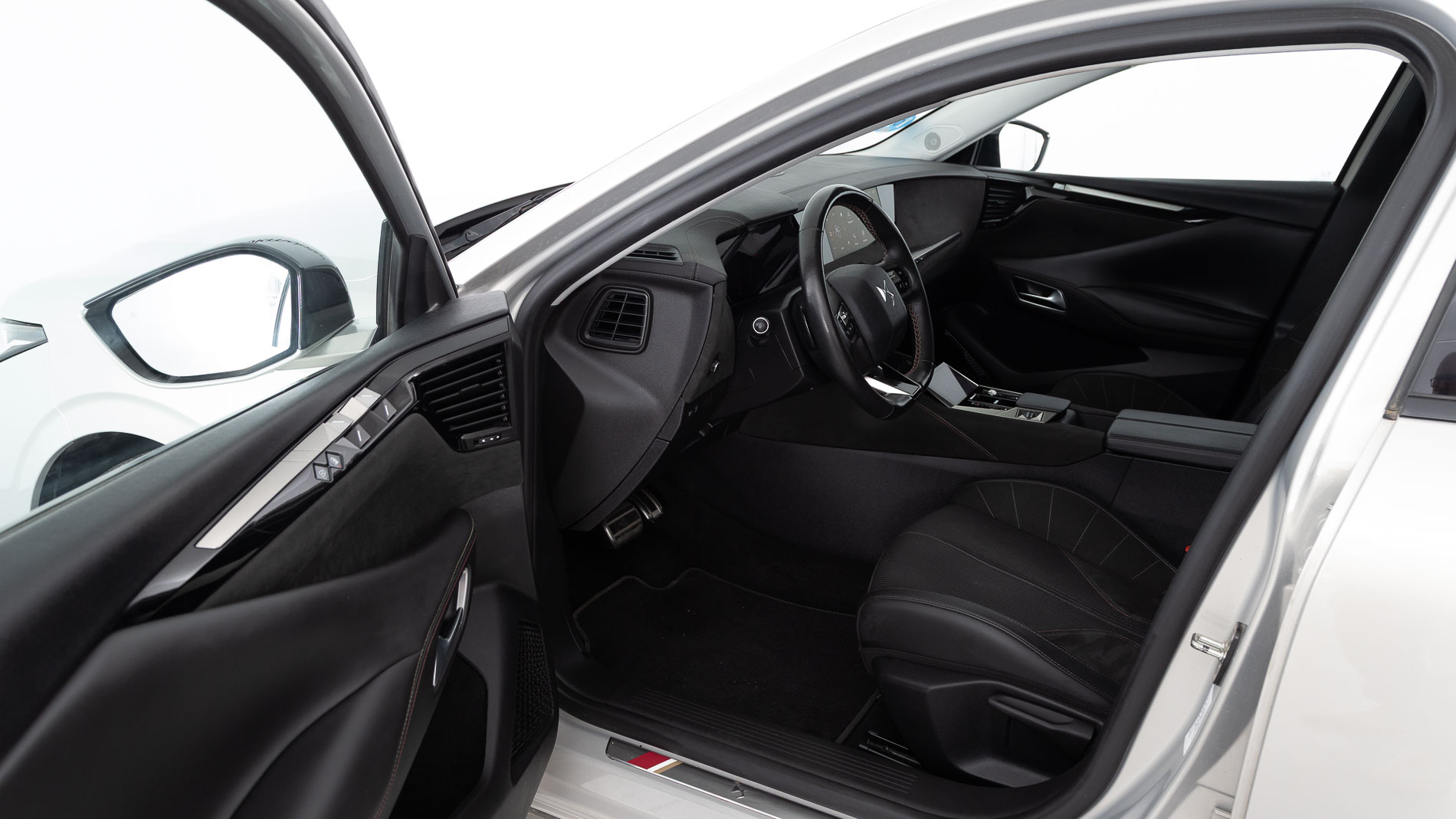 ds ds4 performance line + E-TENSE 225 CA 2023 crystal pearl 13