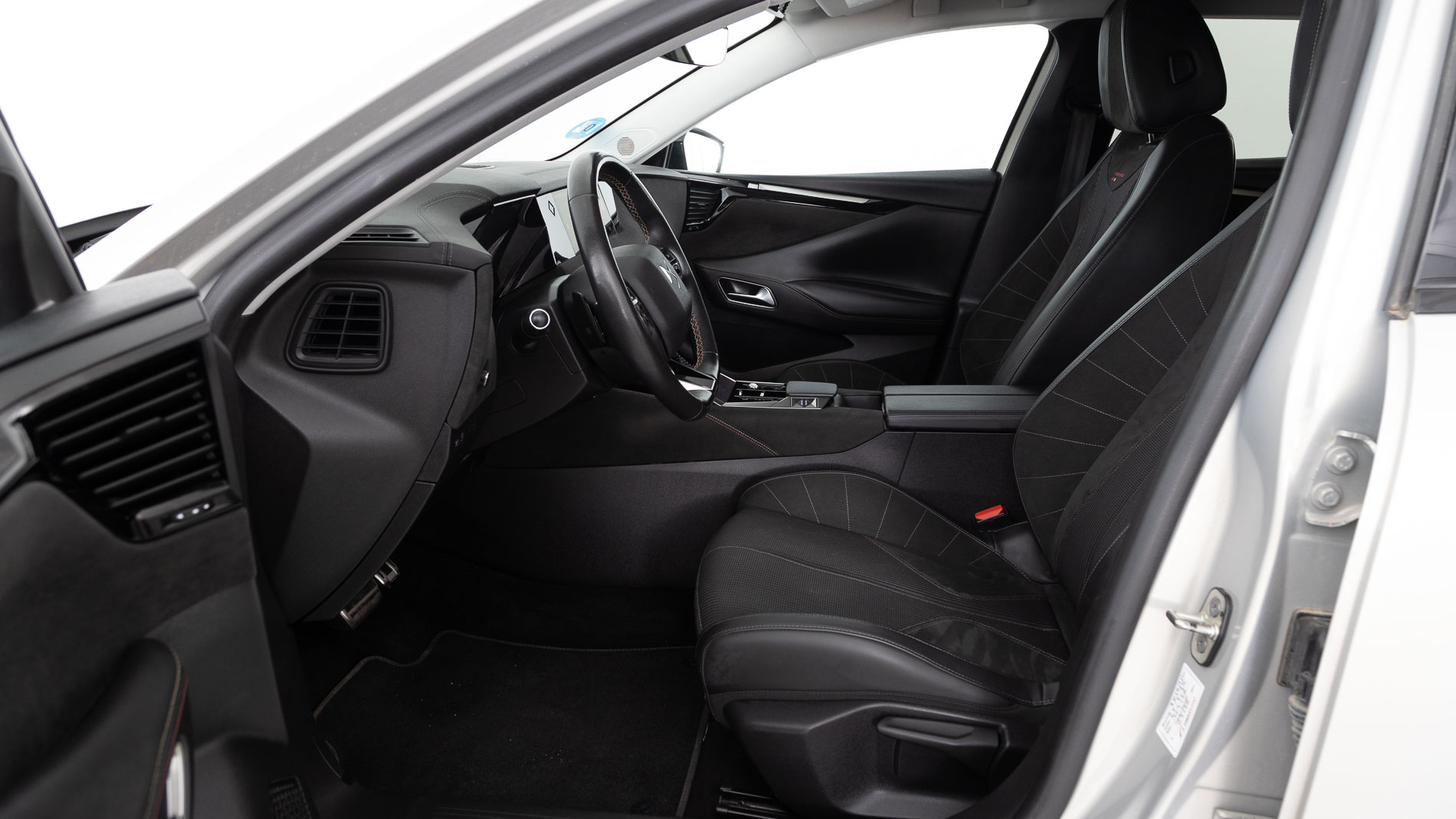 ds ds4 performance line + E-TENSE 225 CA 2023 crystal pearl 14