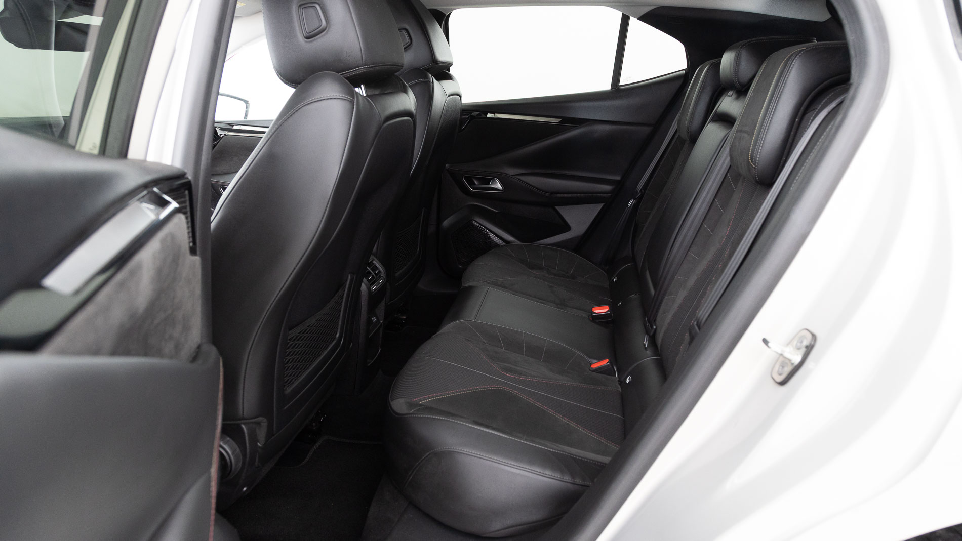 ds ds4 performance line + E-TENSE 225 CA 2023 crystal pearl 21