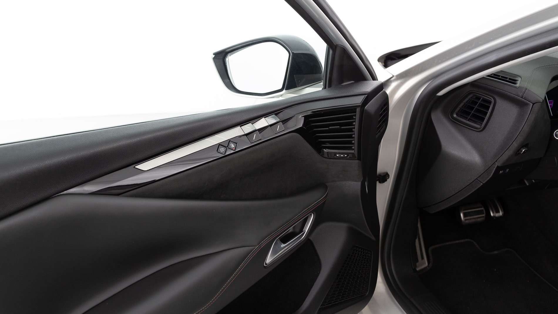 ds ds4 performance line + E-TENSE 225 CA 2023 crystal pearl 22