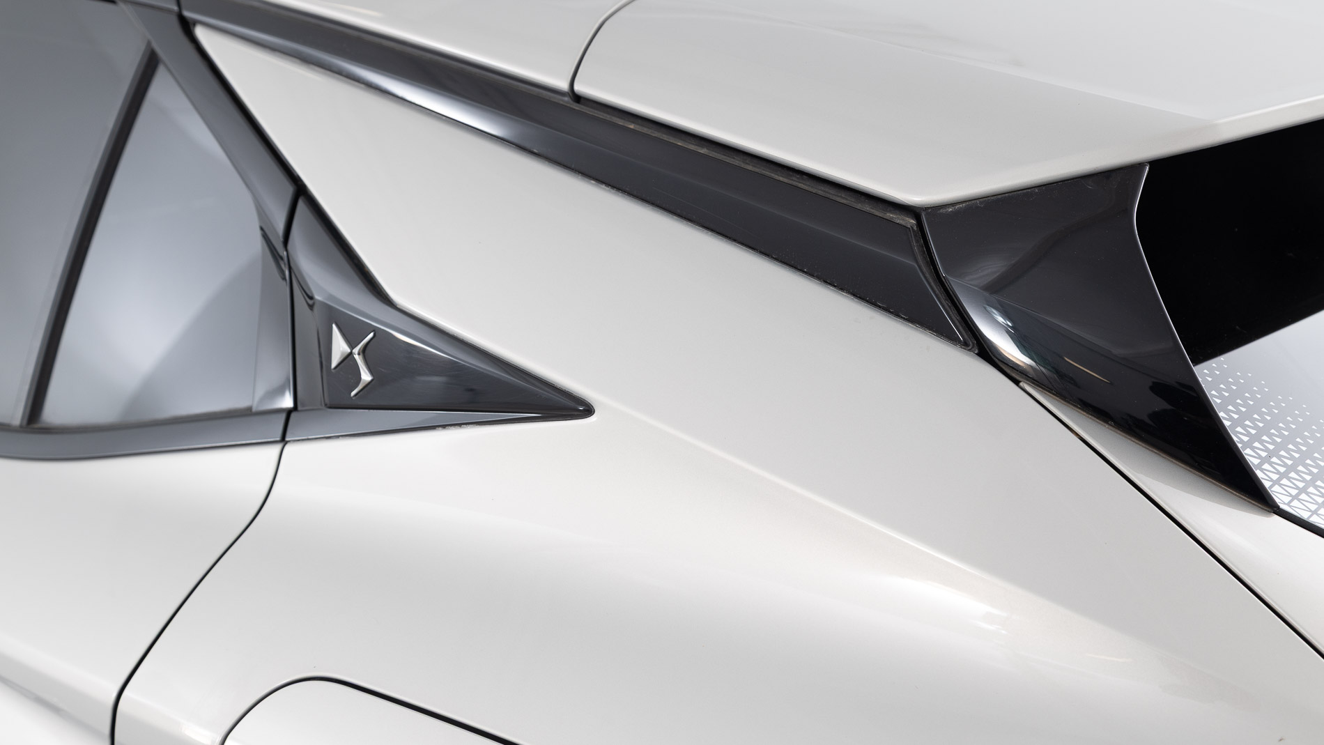 ds ds4 performance line + E-TENSE 225 CA 2023 crystal pearl 29