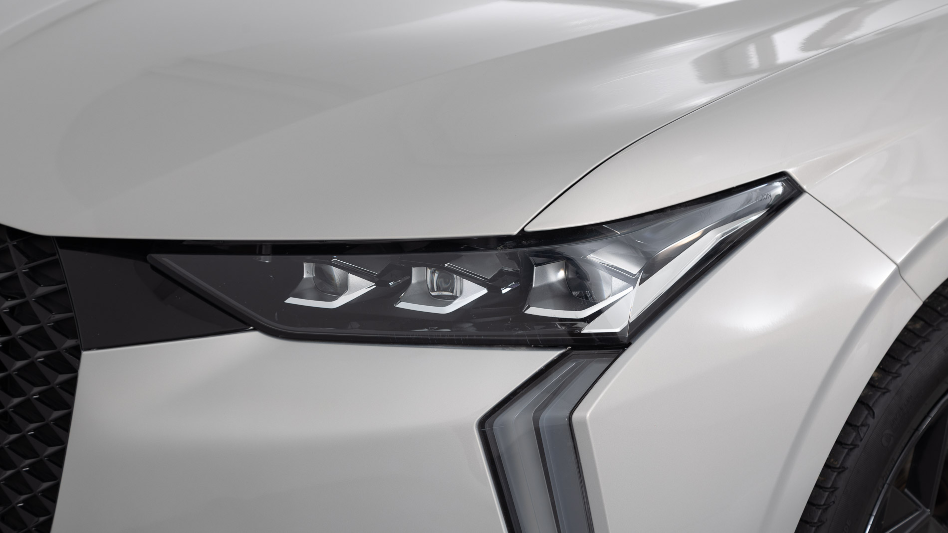 ds ds4 performance line + E-TENSE 225 CA 2023 crystal pearl 31