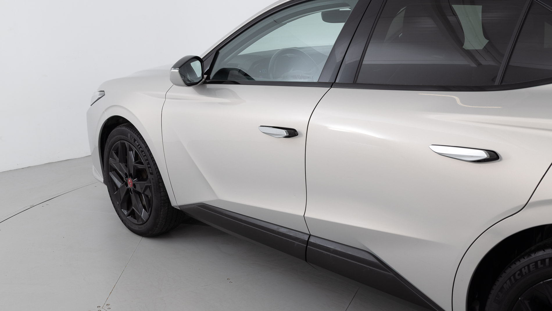 ds ds4 performance line + E-TENSE 225 CA 2023 crystal pearl 36