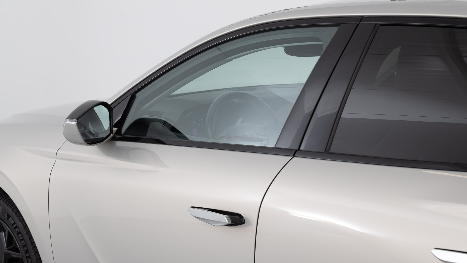 ds ds4 performance line + E-TENSE 225 CA 2023 crystal pearl 37