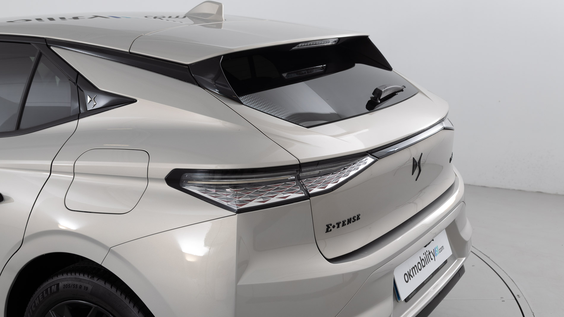 ds ds4 performance line + E-TENSE 225 CA 2023 crystal pearl 38