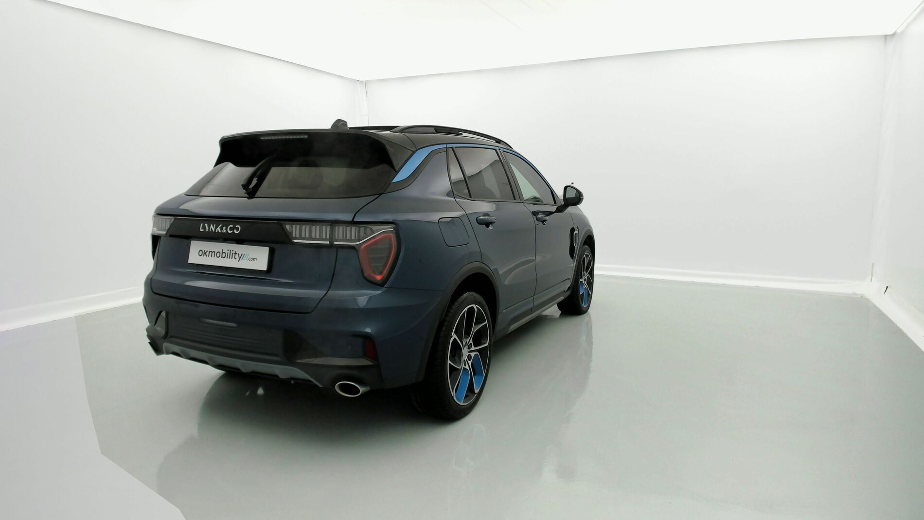lynk&co 01 nv 1.5 PHEV 261 2022 blue 9