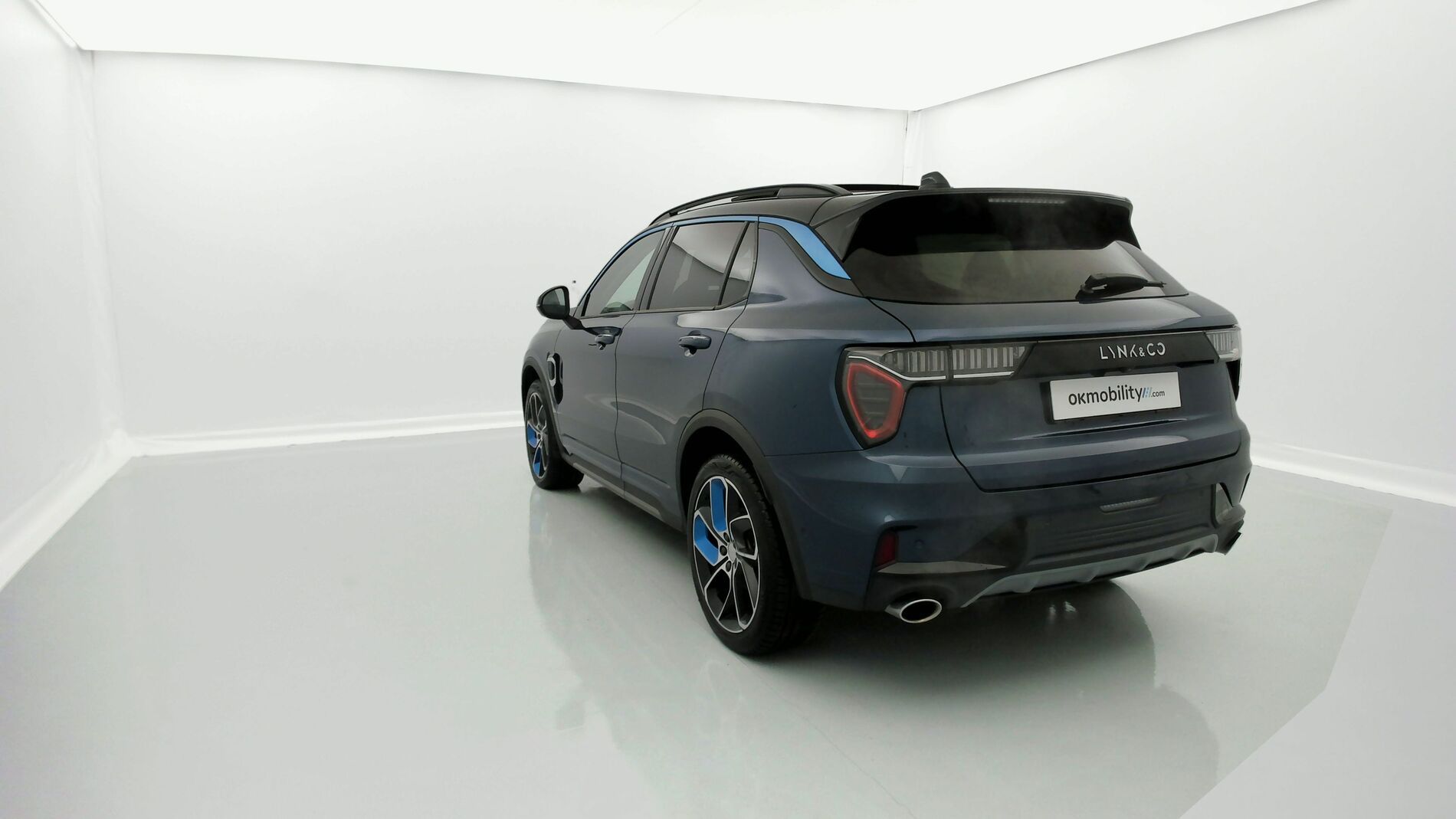 lynk&co 01 nv 1.5 PHEV 261 2022 blue 5