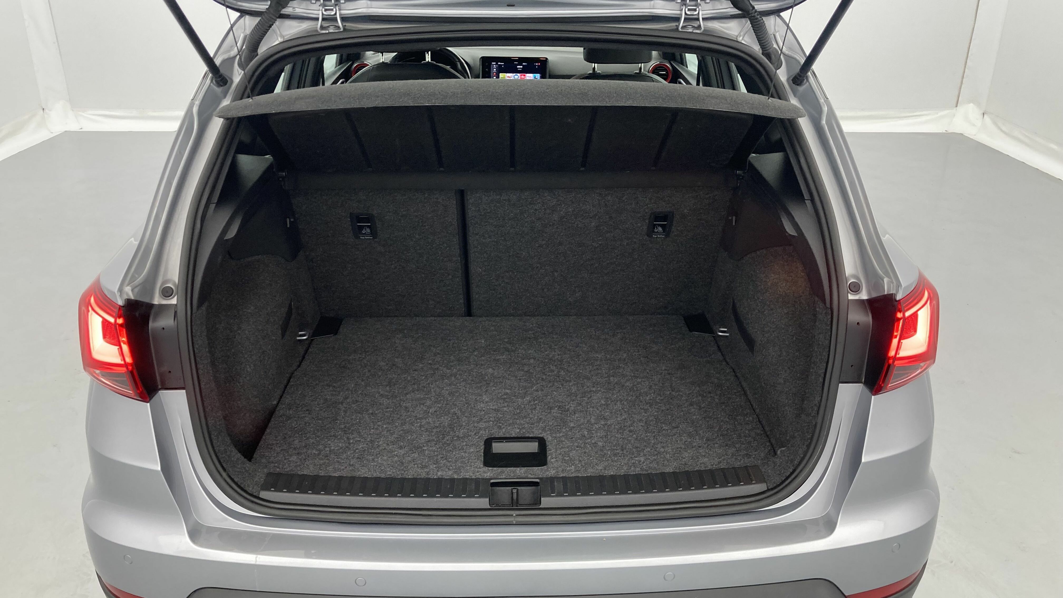 seat arona fr 1.0 TSI 110 2023 midnight schwarz metallic / magnetic grau metallic 24