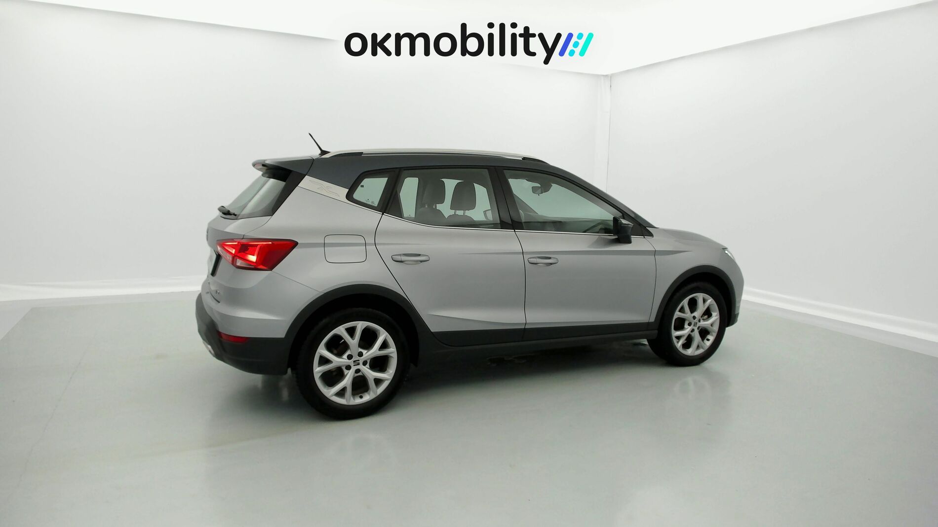 seat arona fr 1.0 TSI 110 2023 midnight schwarz metallic / magnetic grau metallic 12