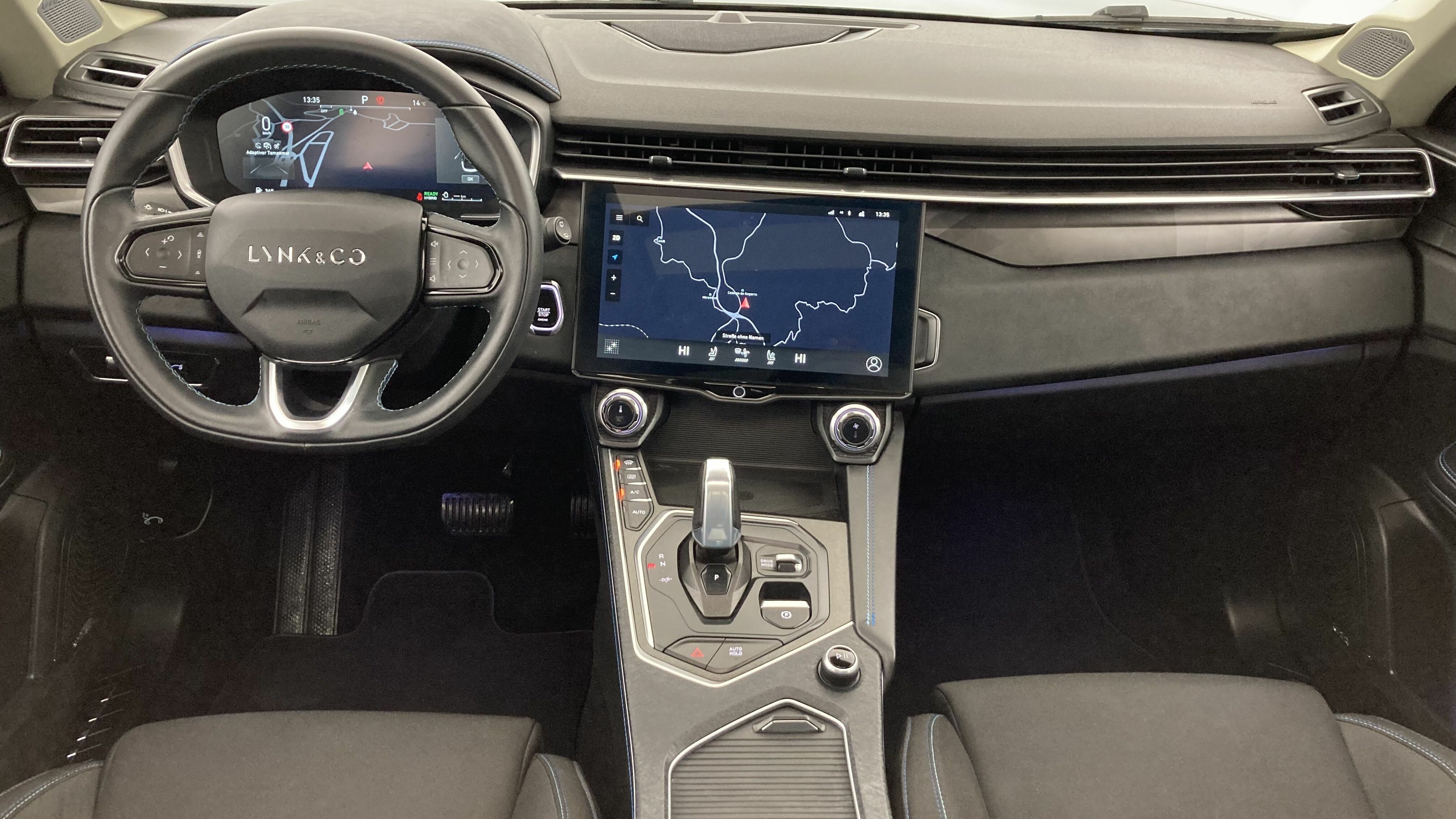 lynk&co 1 nv 1.5 PHEV 261 2022 black 17