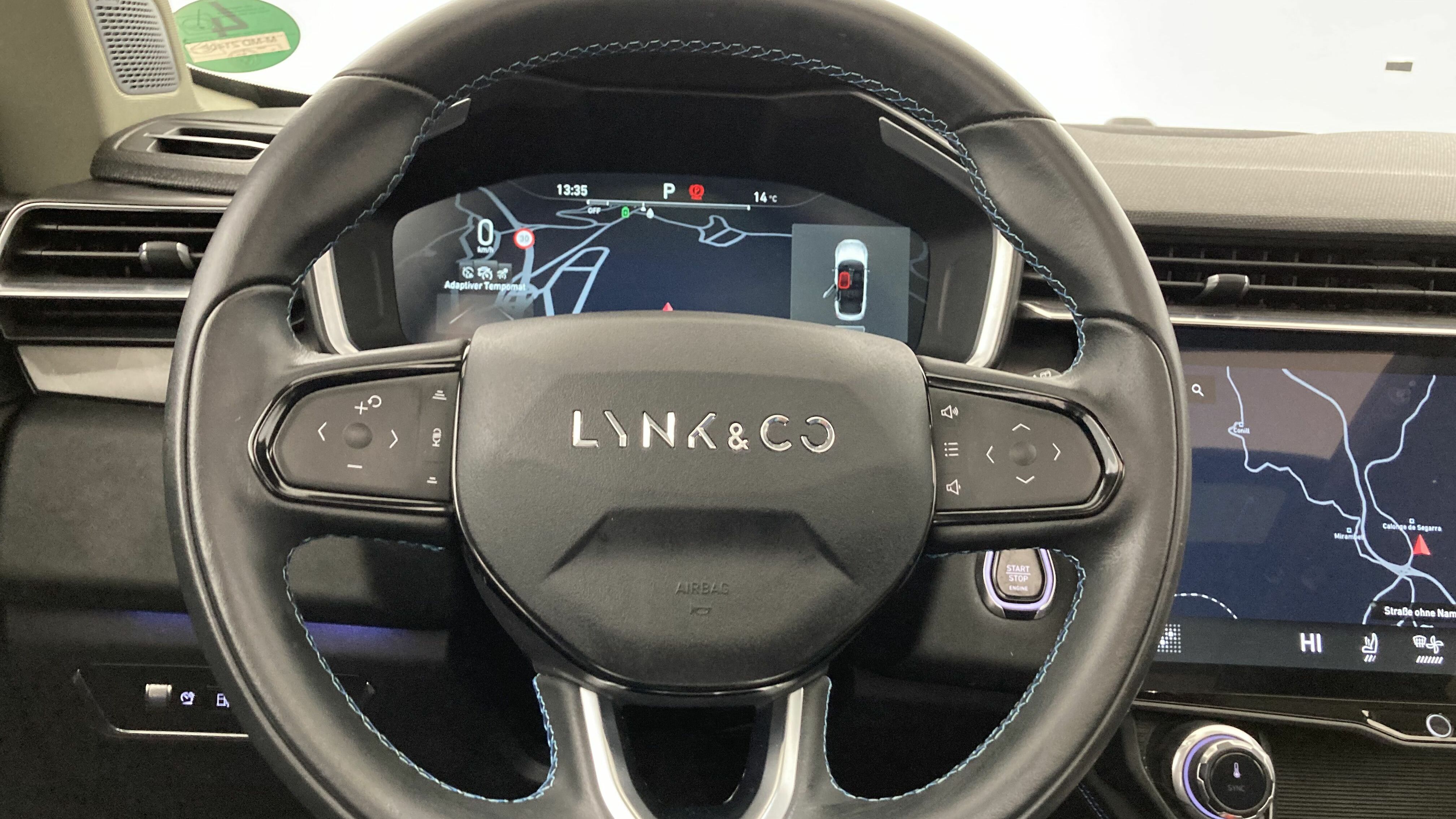 lynk&co 1 nv 1.5 PHEV 261 2022 black 18