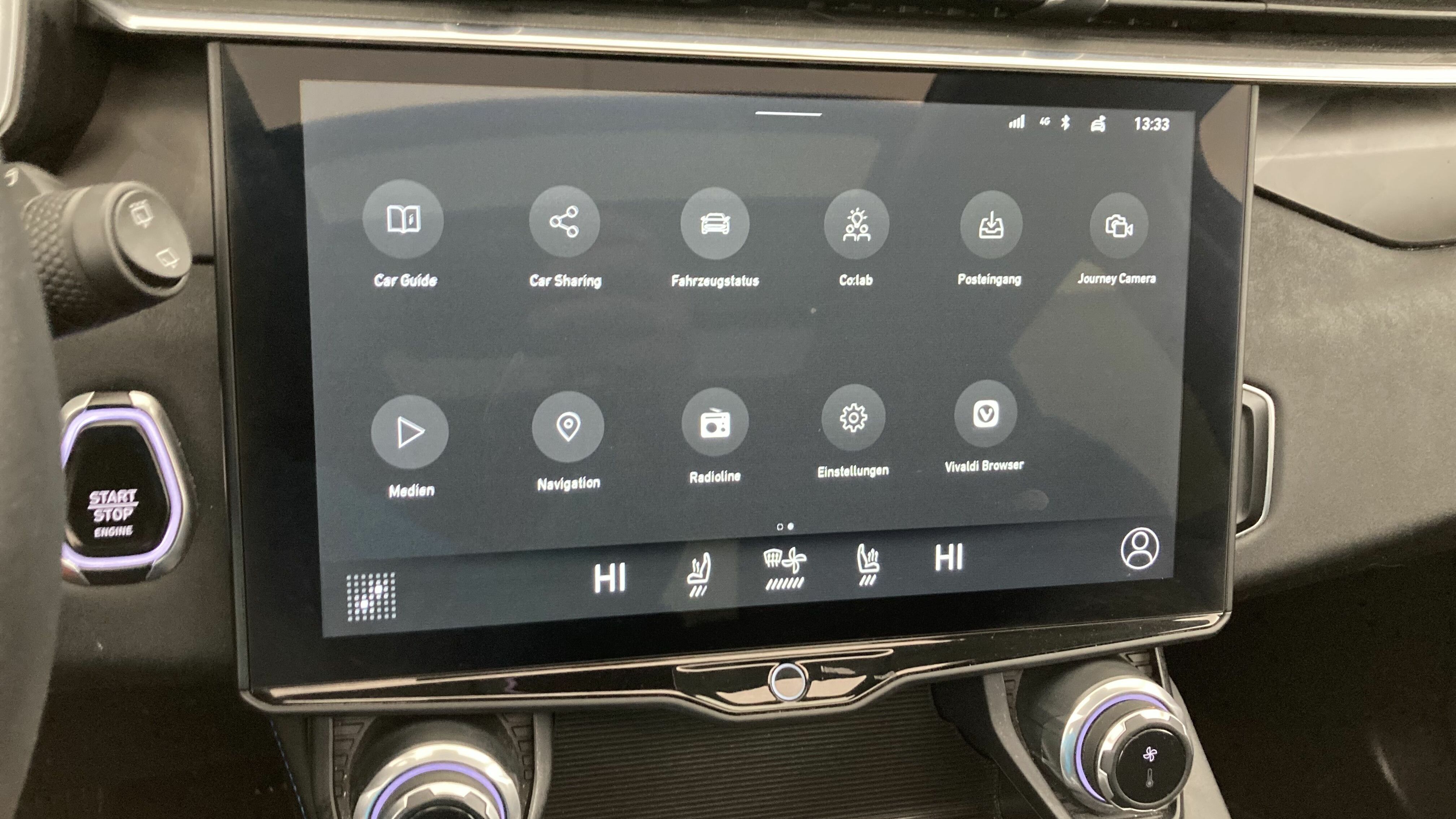 lynk&co 1 nv 1.5 PHEV 261 2022 black 32