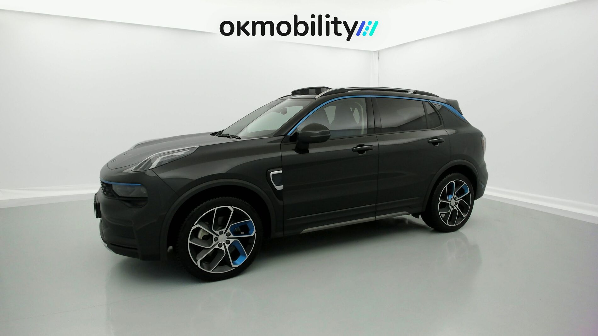 lynk&co 1 nv 1.5 PHEV 261 2022 black 5