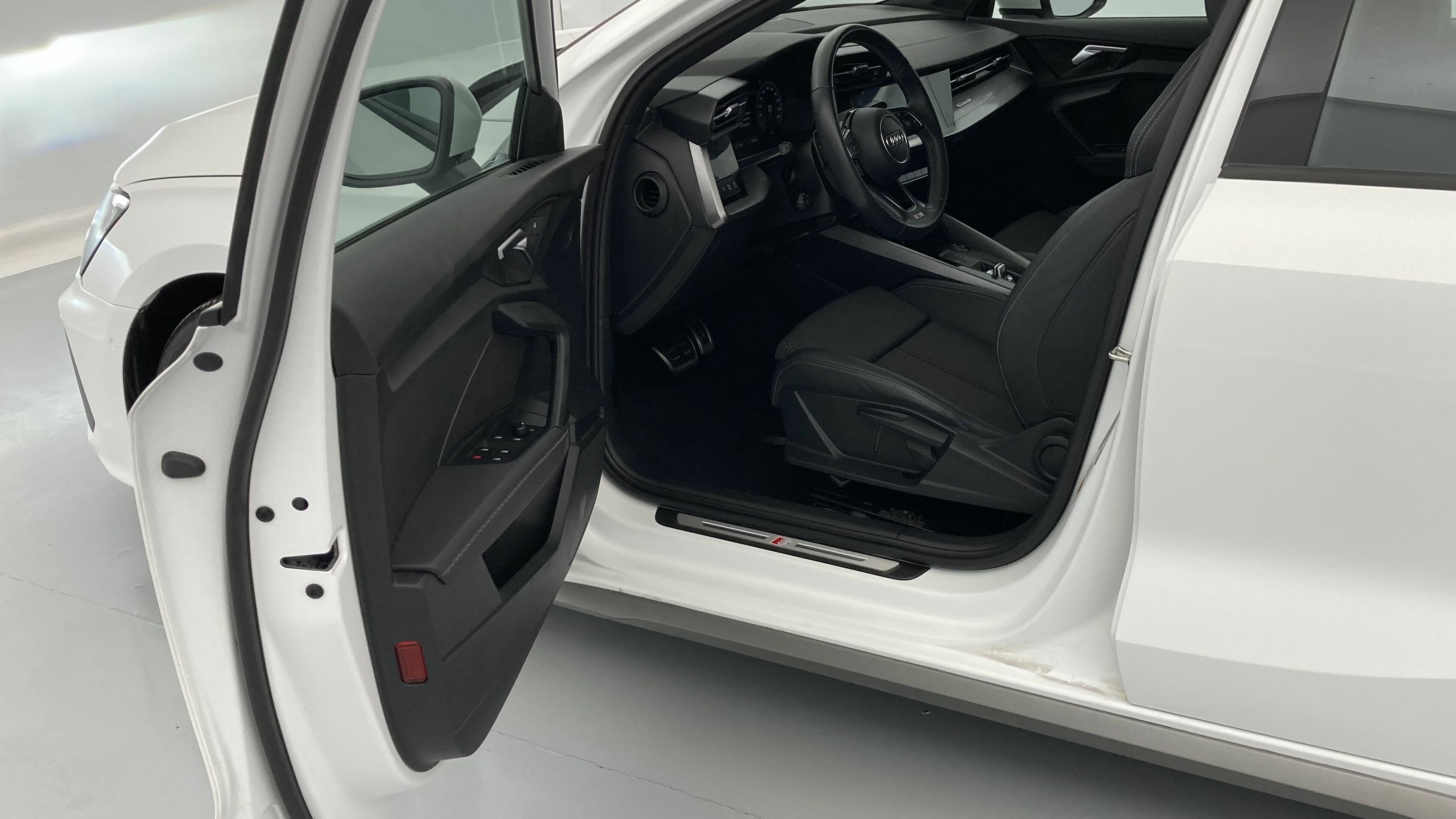 audi a3 sportback s line 35 TFSI 150 STRONIC 2023 ibis weiss 13
