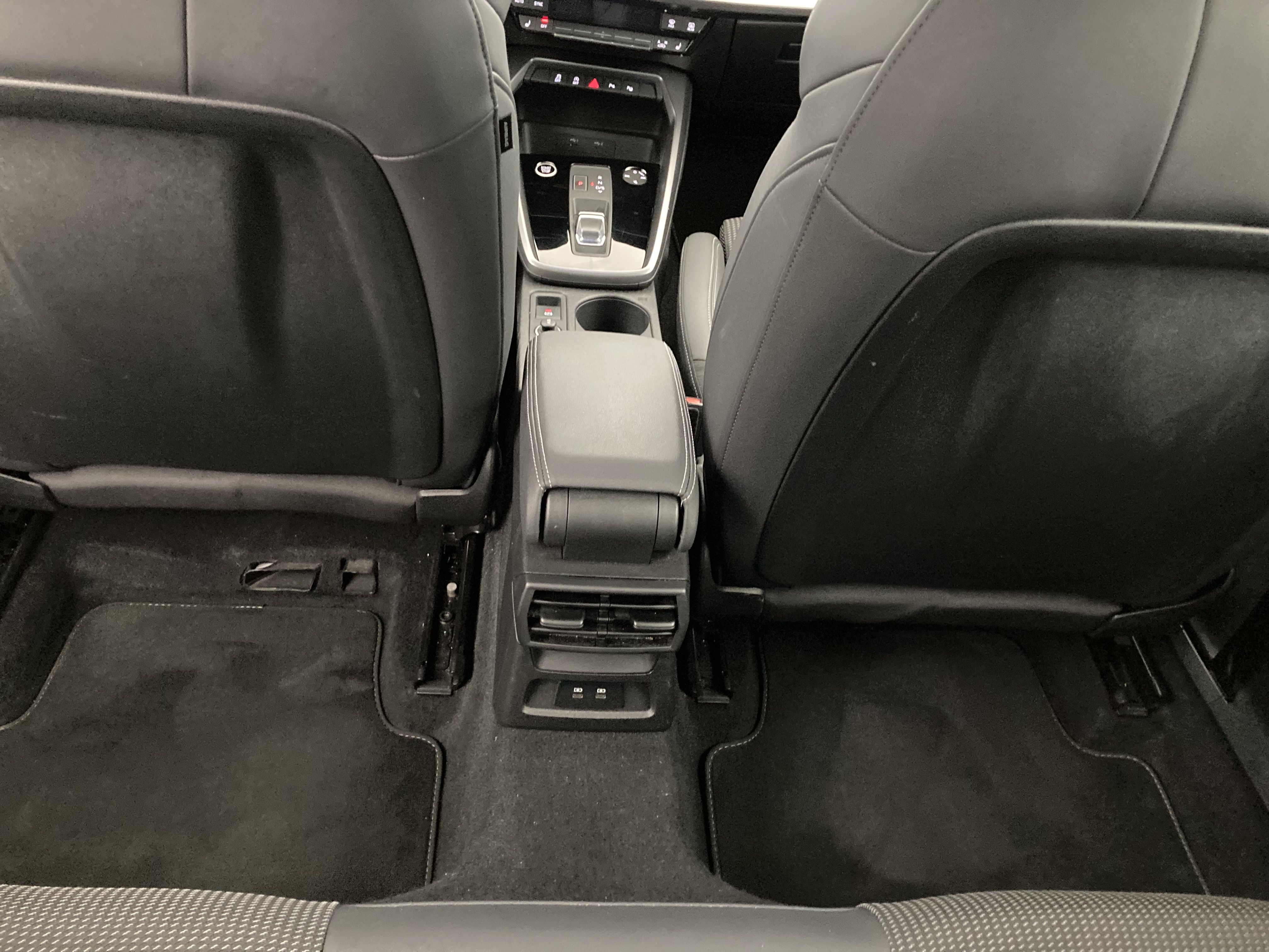 audi a3 sportback s line 35 TFSI 150 STRONIC 2023 gletscherweiss metallic 15