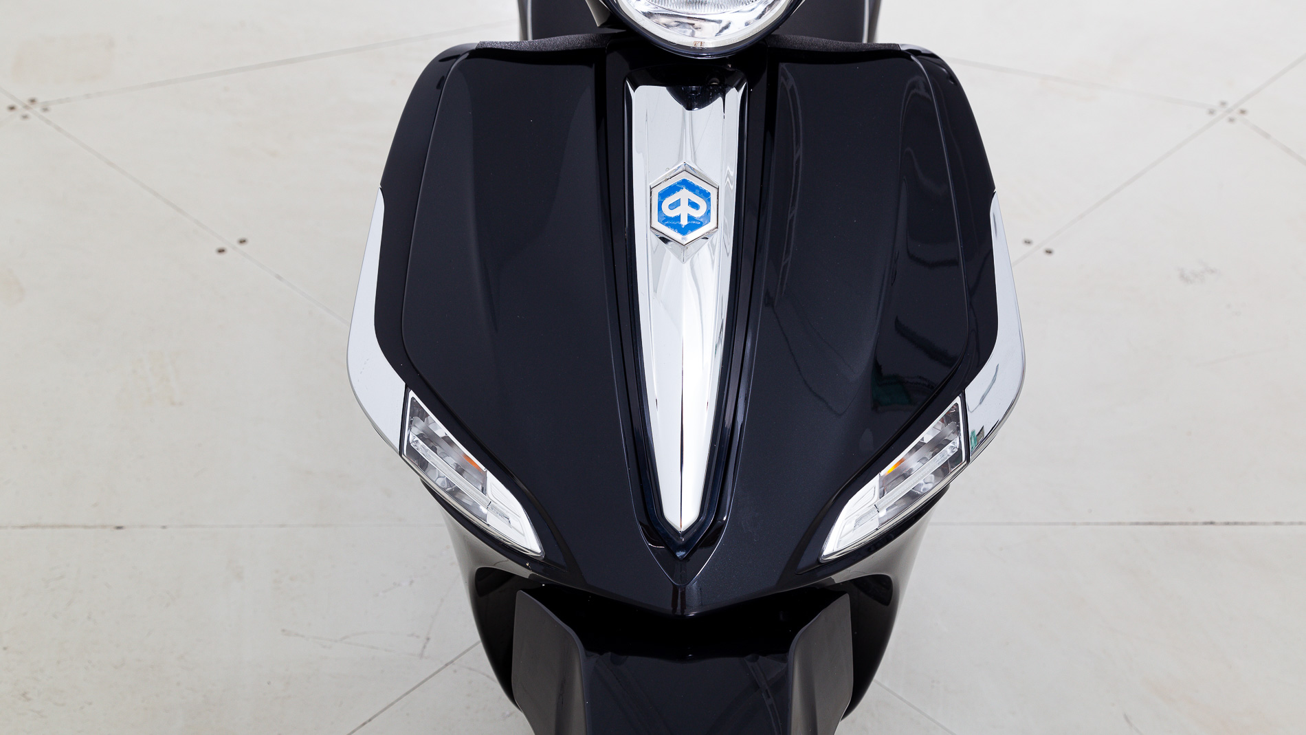 piaggio liberty nv 125CC 2022 negro 14