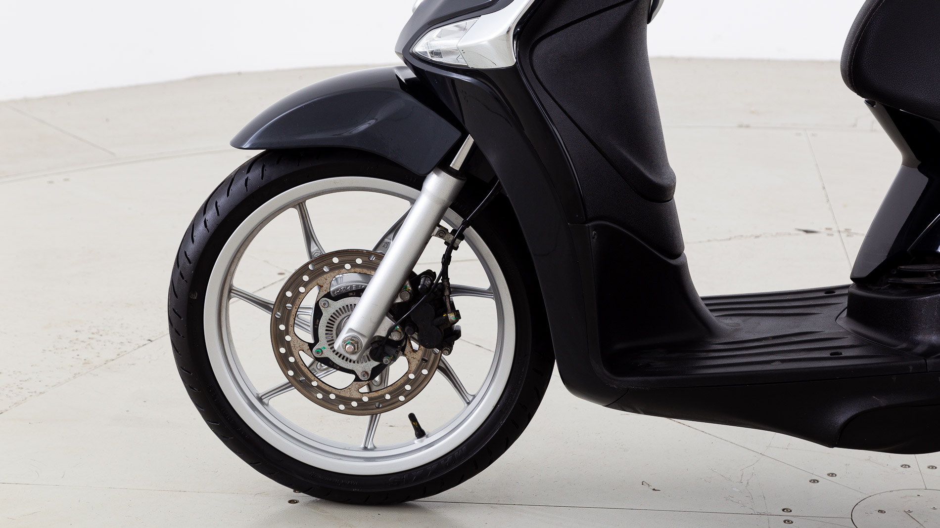 piaggio liberty nv 125CC 2022 negro 16