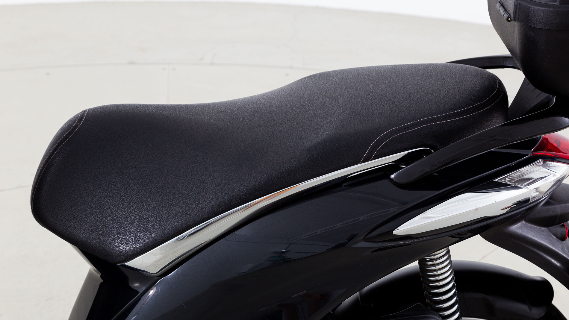 piaggio liberty nv 125CC 2022 negro 18