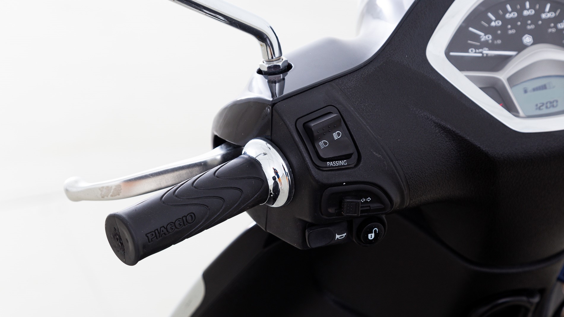 piaggio liberty nv 125CC 2022 negro 23