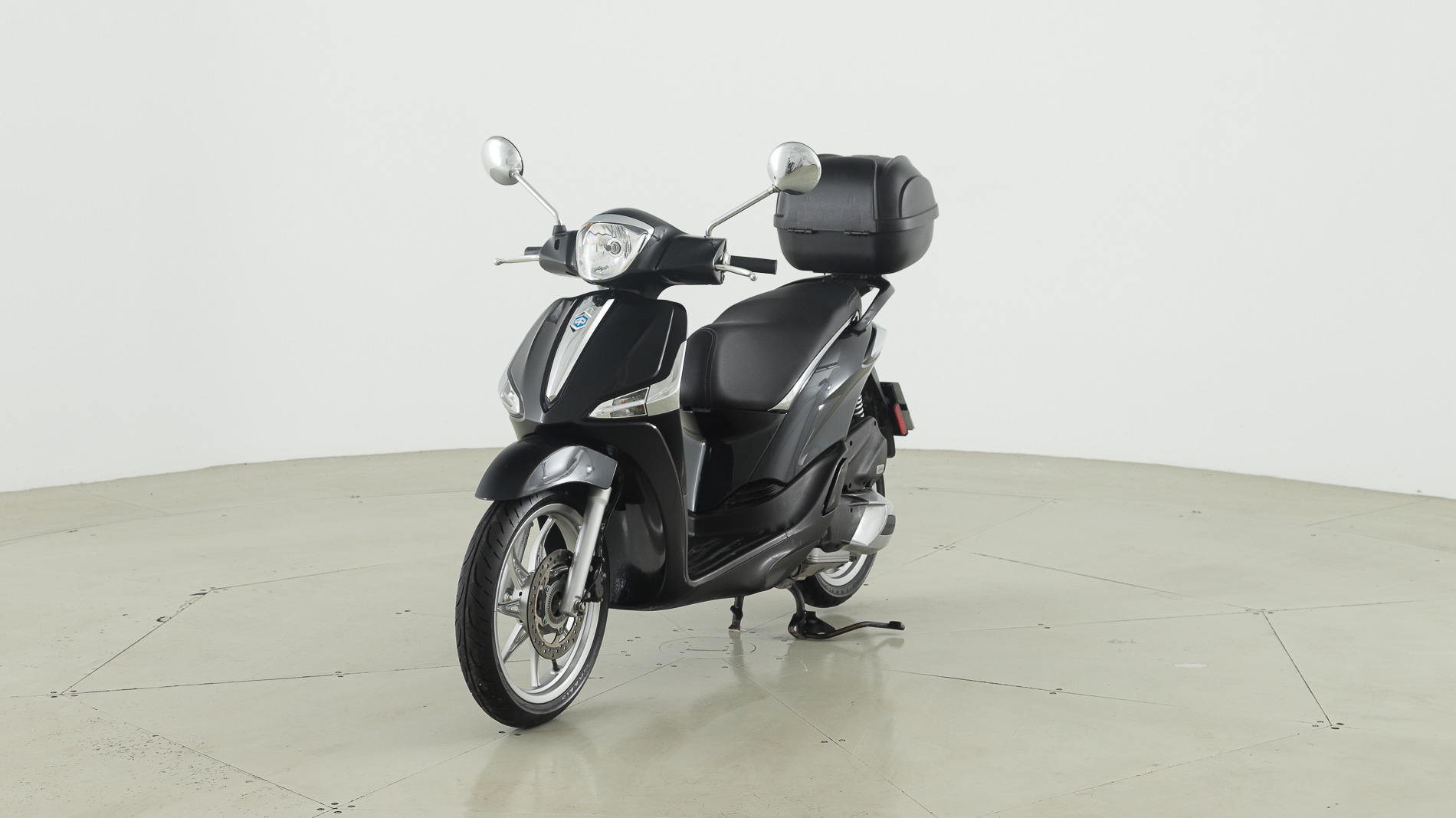 piaggio liberty nv 125CC 2022 negro 1