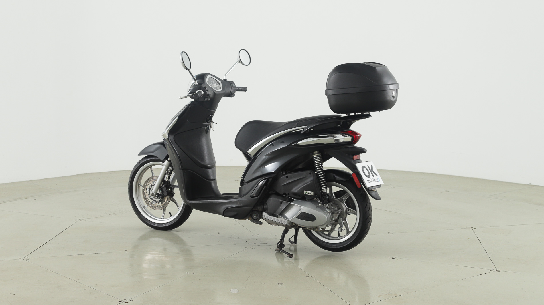 piaggio liberty nv 125CC 2022 negro 9