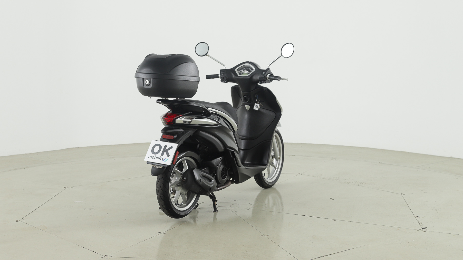 piaggio liberty nv 125CC 2022 negro 12